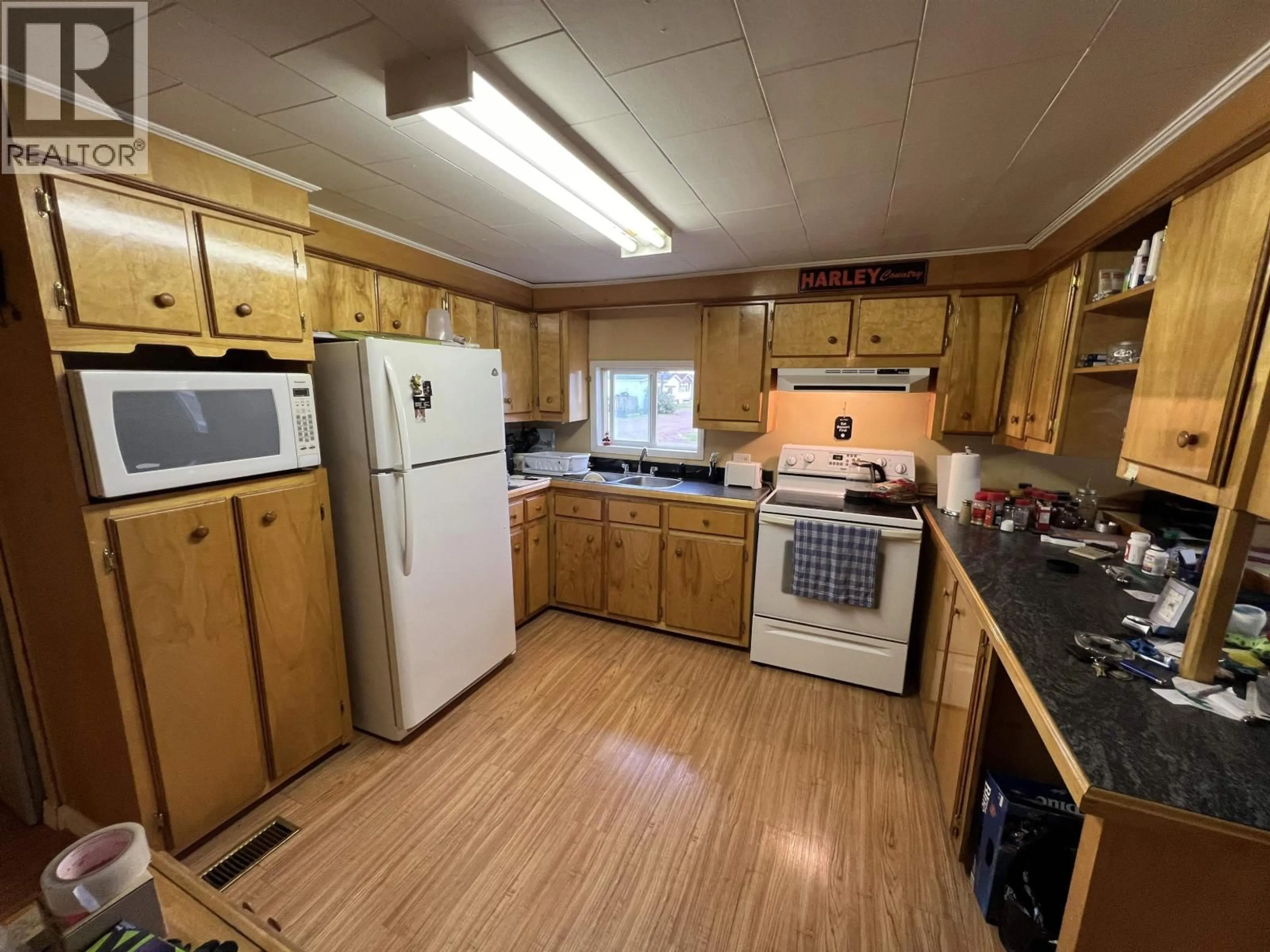 Standard kitchen, unknown for 14 - 4603 50 AVENUE, Fort Nelson British Columbia V0C1R0