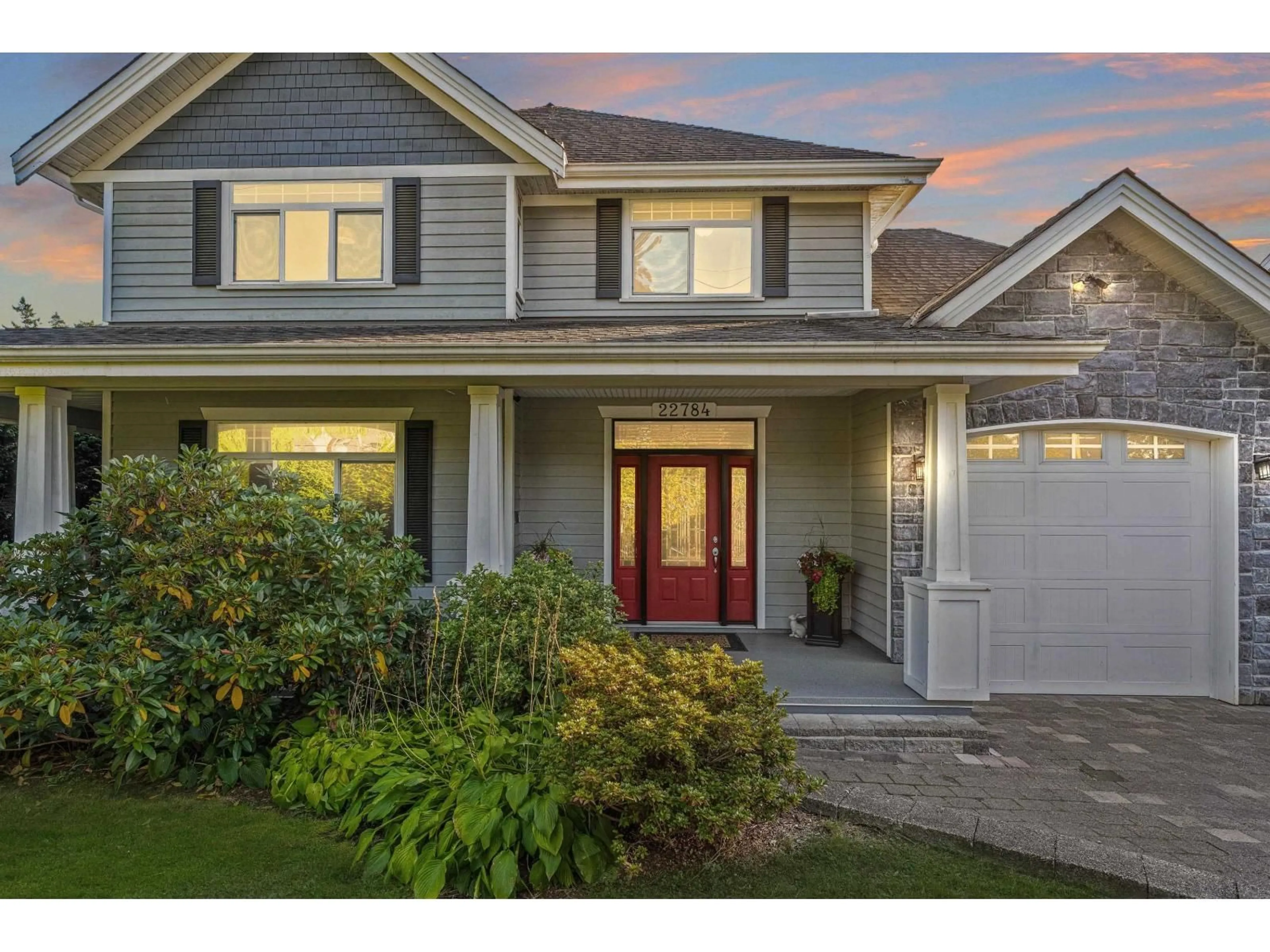 Home with vinyl exterior material, street for 22784 88, Langley British Columbia V1M2R6