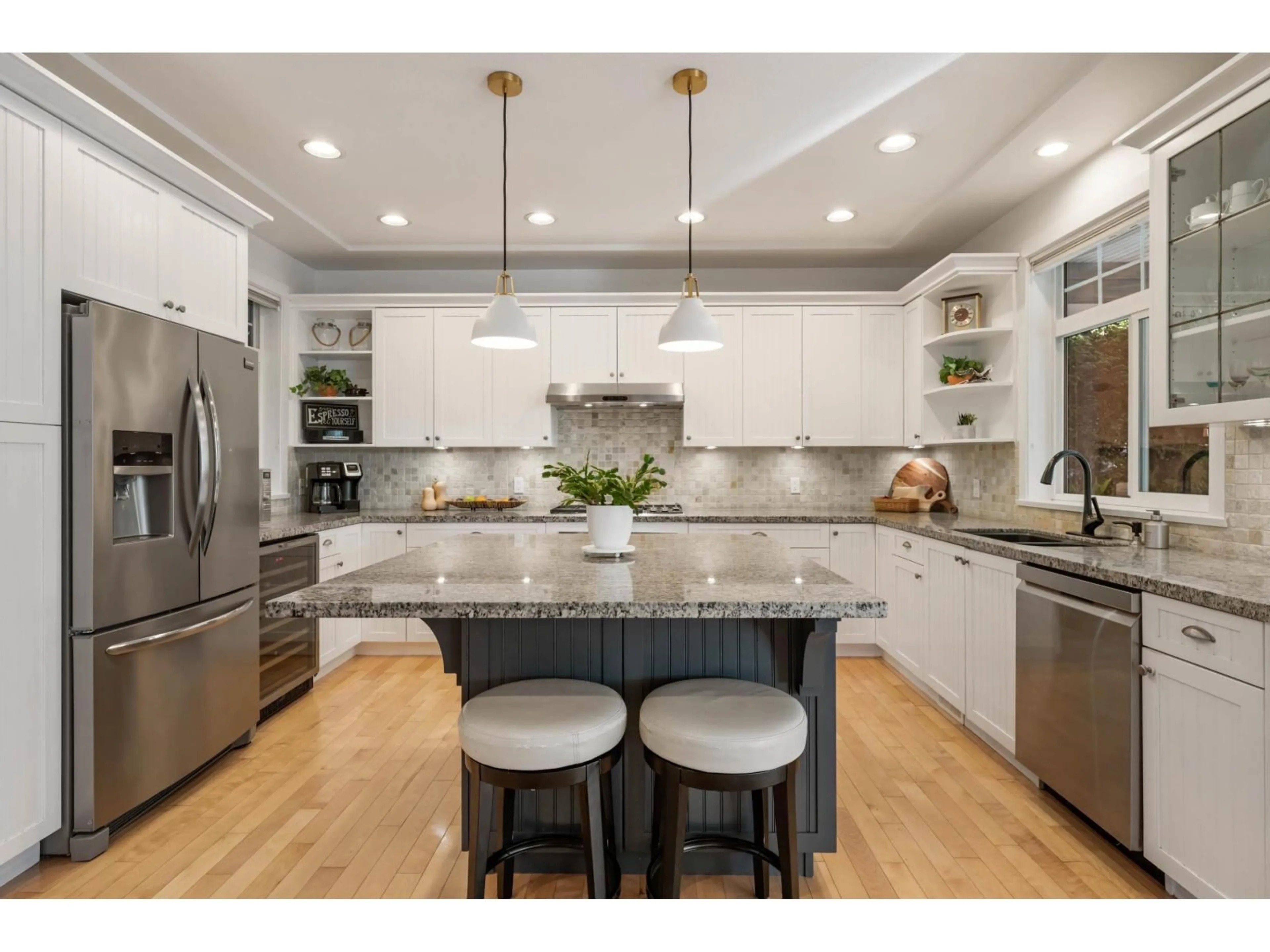 Open concept kitchen, unknown for 22784 88, Langley British Columbia V1M2R6