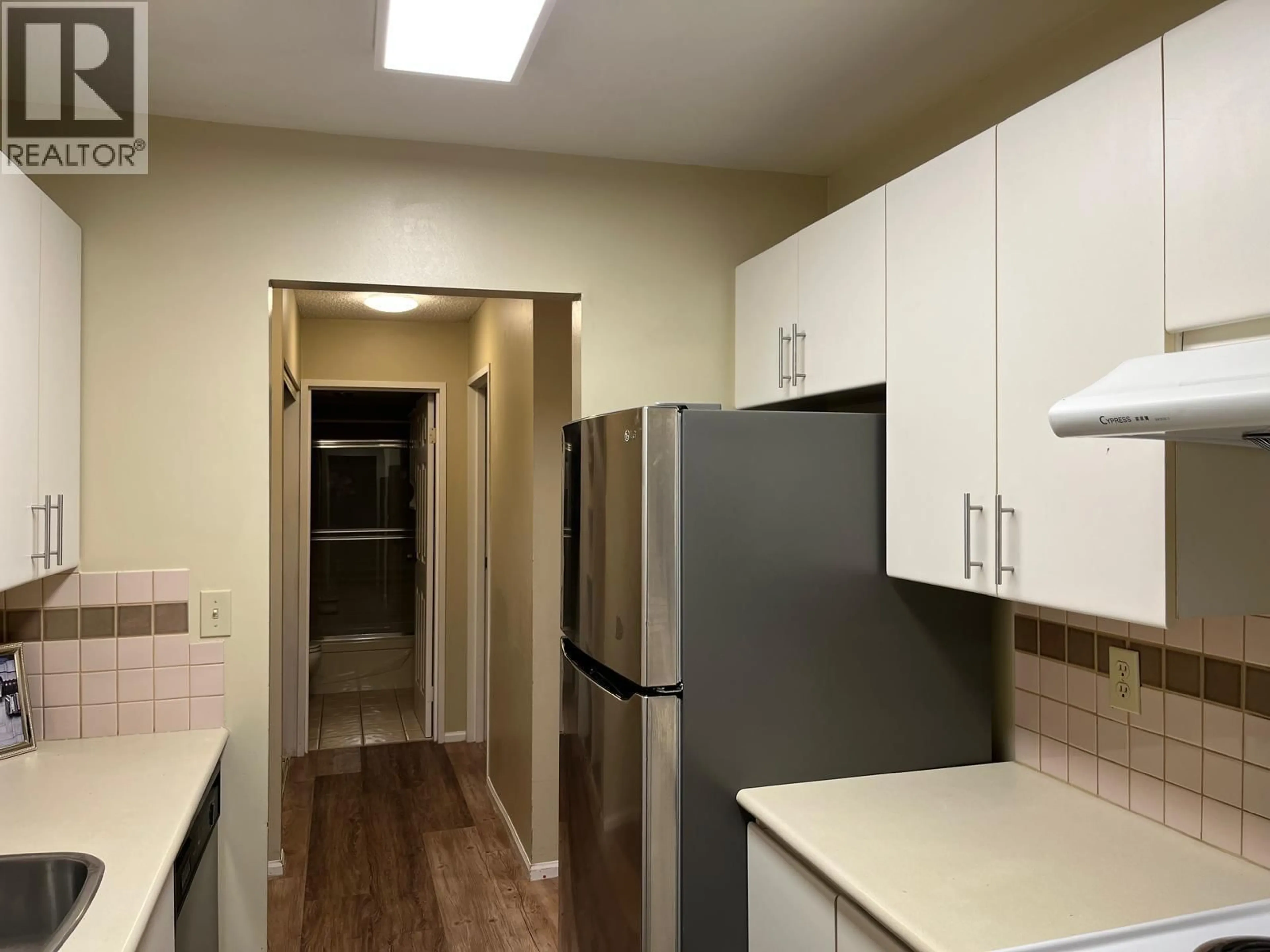 Standard kitchen, unknown for 204 - 8640 CITATION DRIVE, Richmond British Columbia V6Y3A3