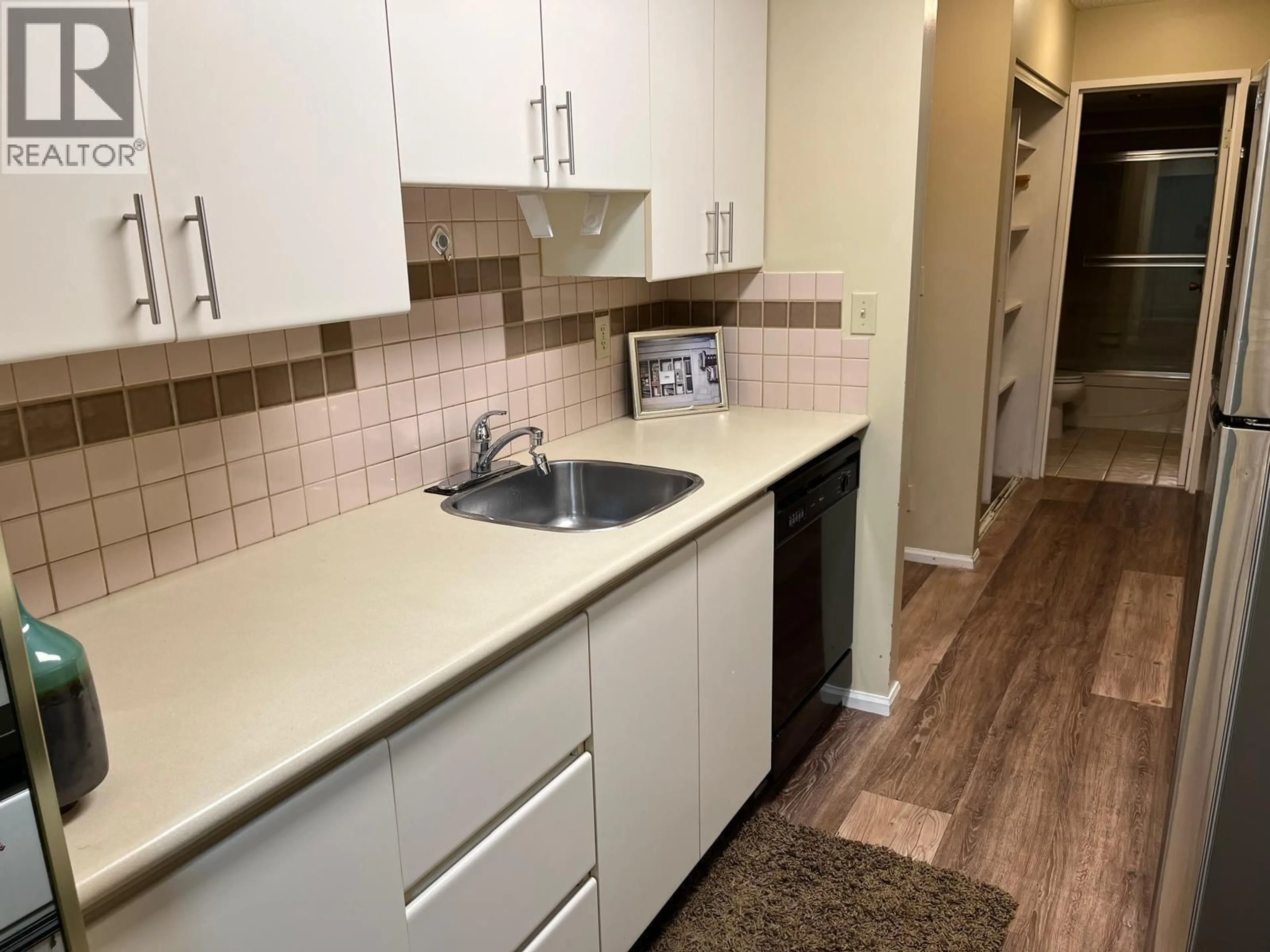 Standard kitchen, unknown for 204 - 8640 CITATION DRIVE, Richmond British Columbia V6Y3A3