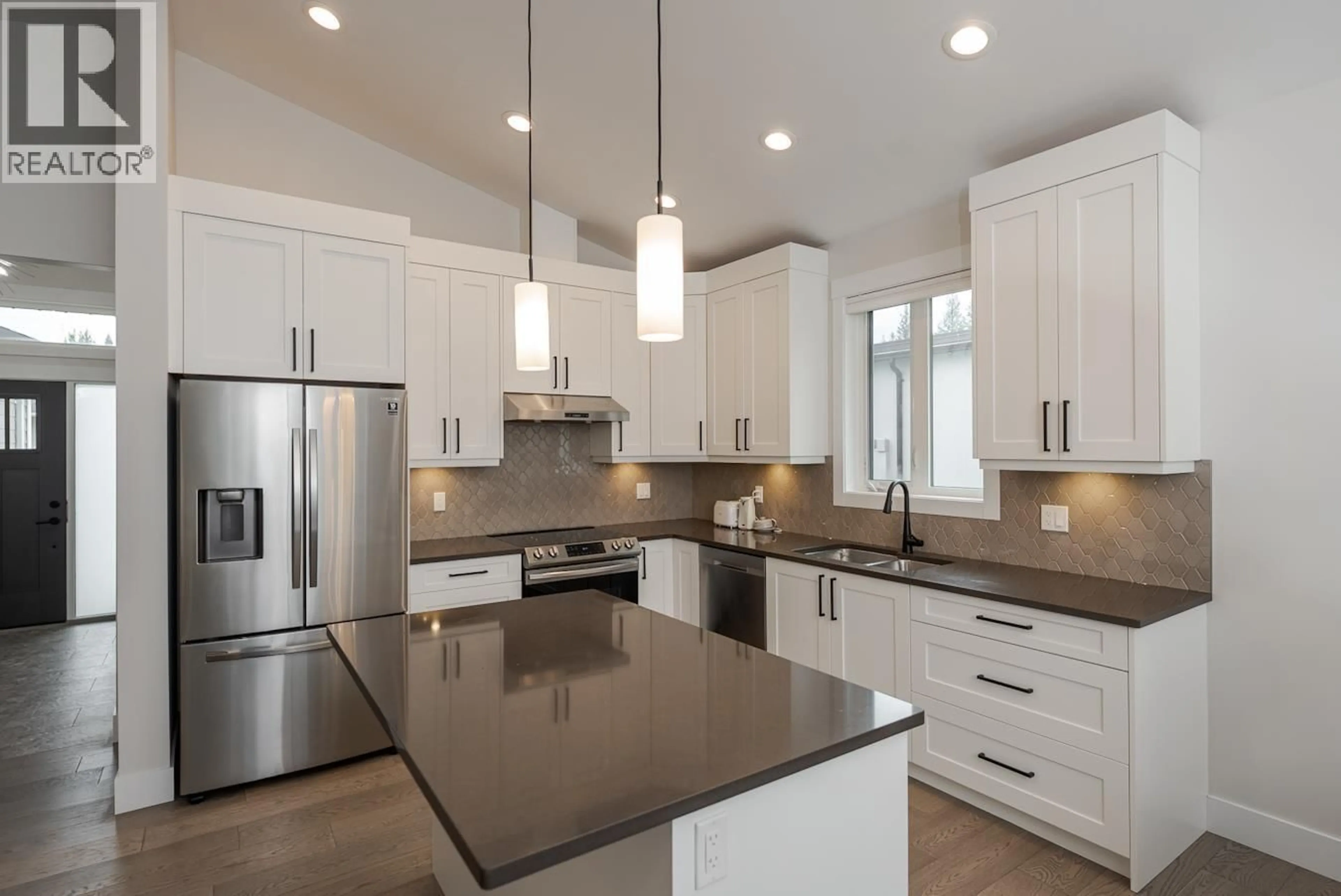 Contemporary kitchen, unknown for 115 - 4393 COWART ROAD, Prince George British Columbia V2N0H8