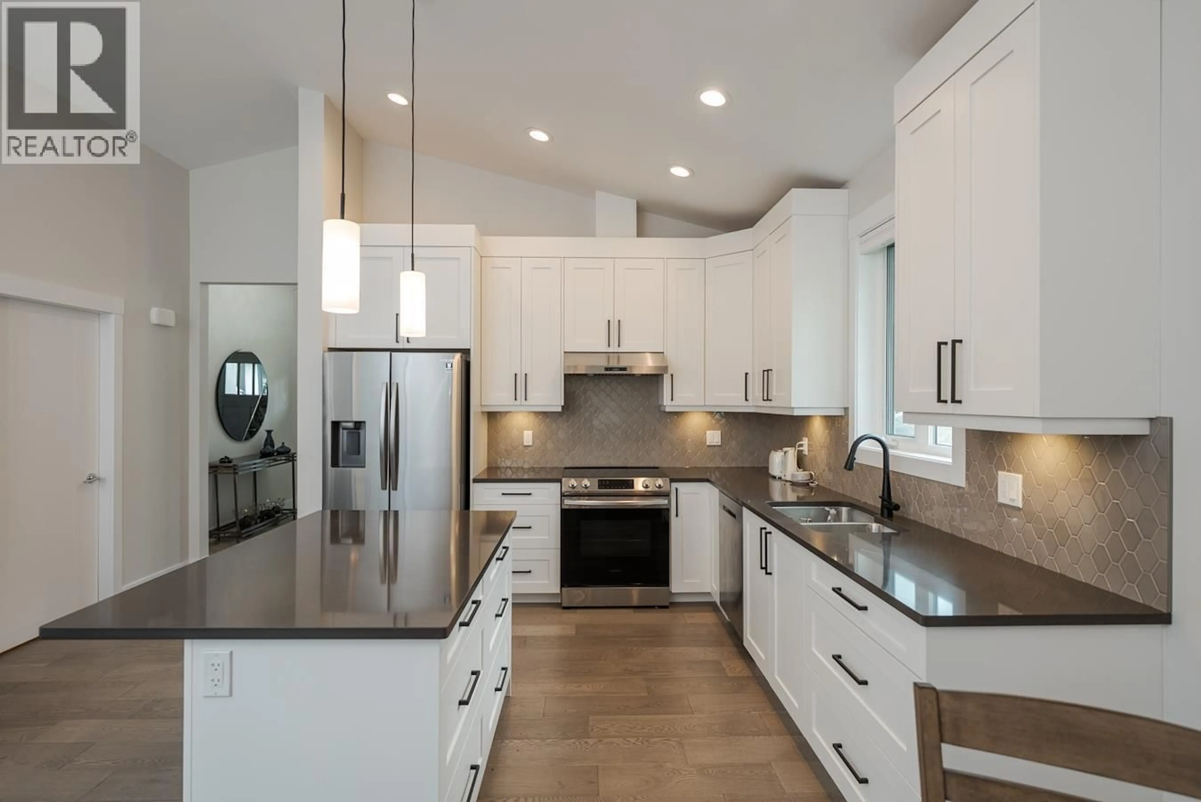 Contemporary kitchen, unknown for 115 - 4393 COWART ROAD, Prince George British Columbia V2N0H8