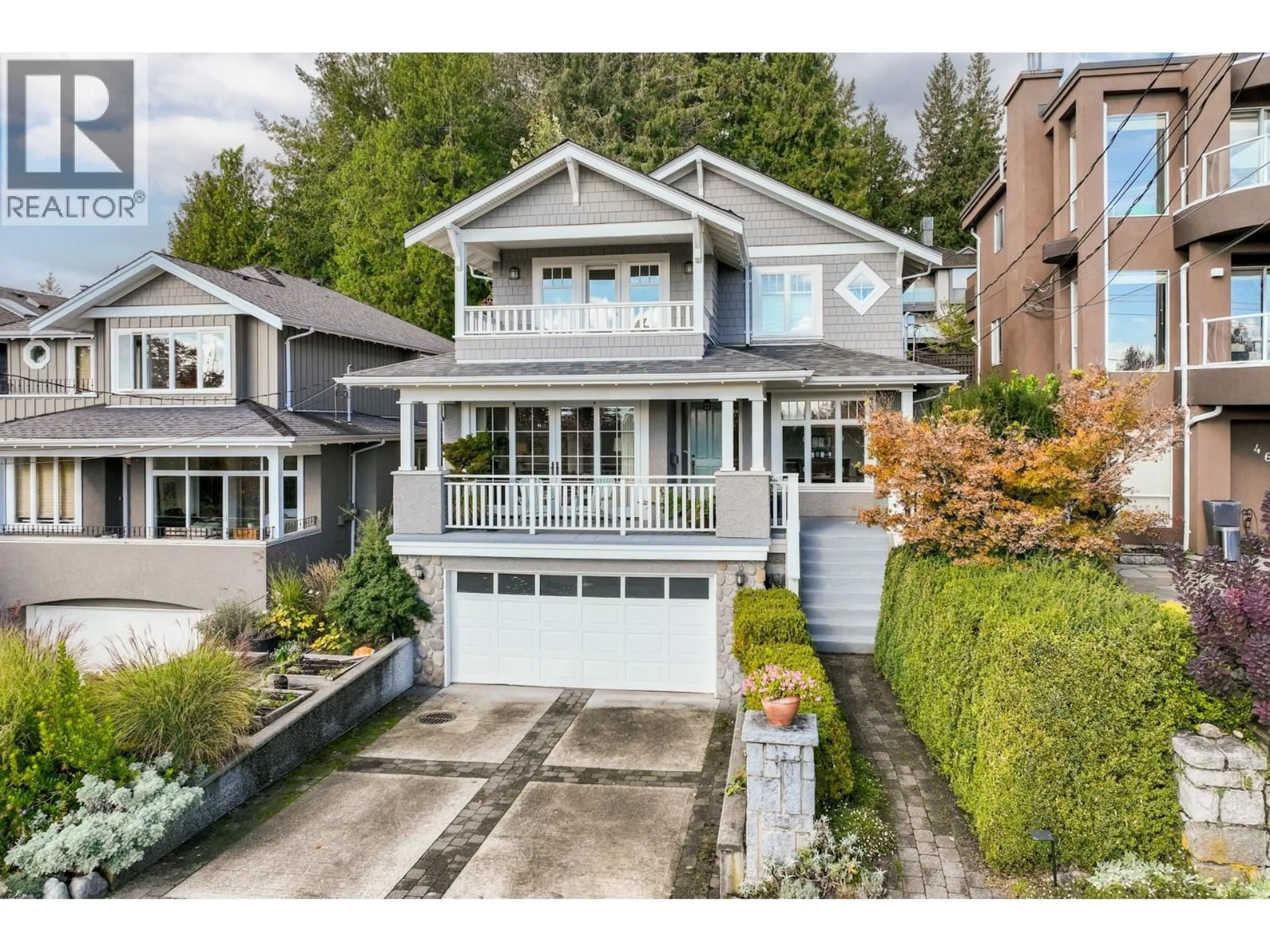 Home with vinyl exterior material, street for 458 21ST STREET, North Vancouver British Columbia V7L3C2