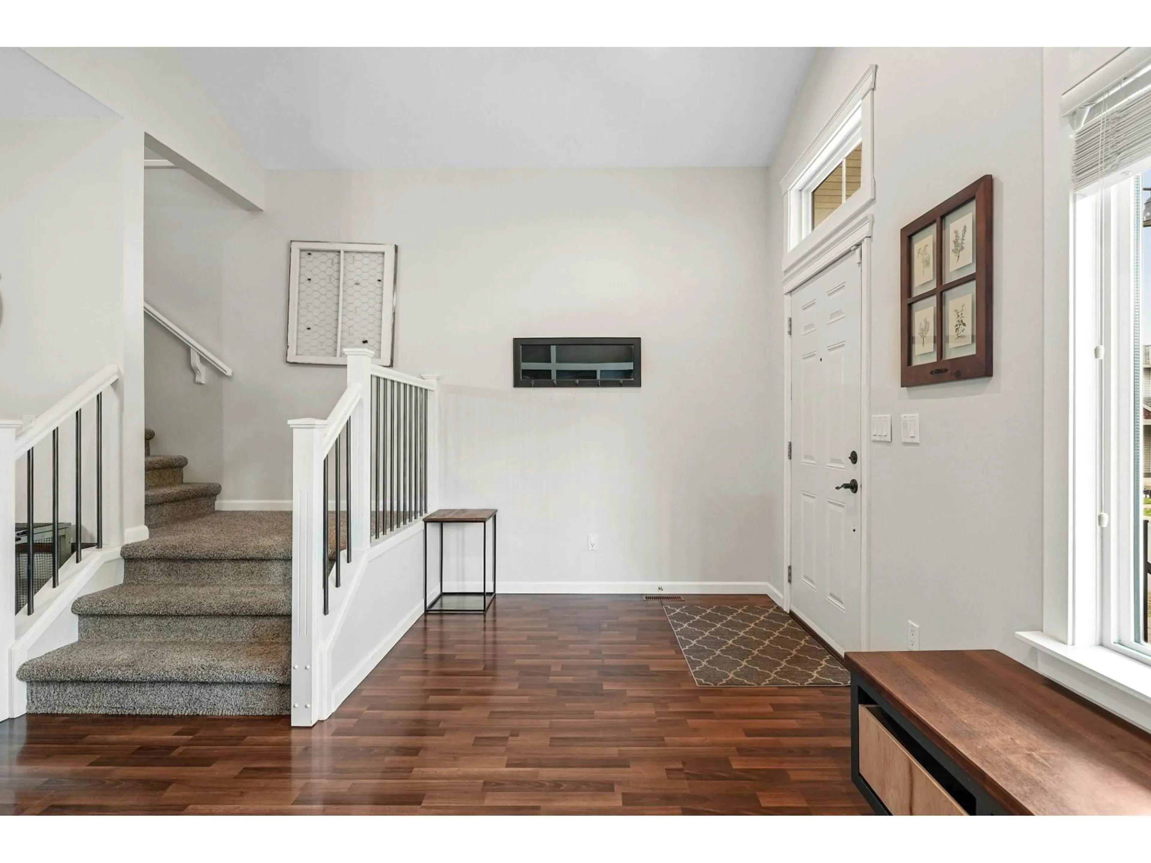 Indoor entryway for 16622 59A, Surrey British Columbia V3S4N9