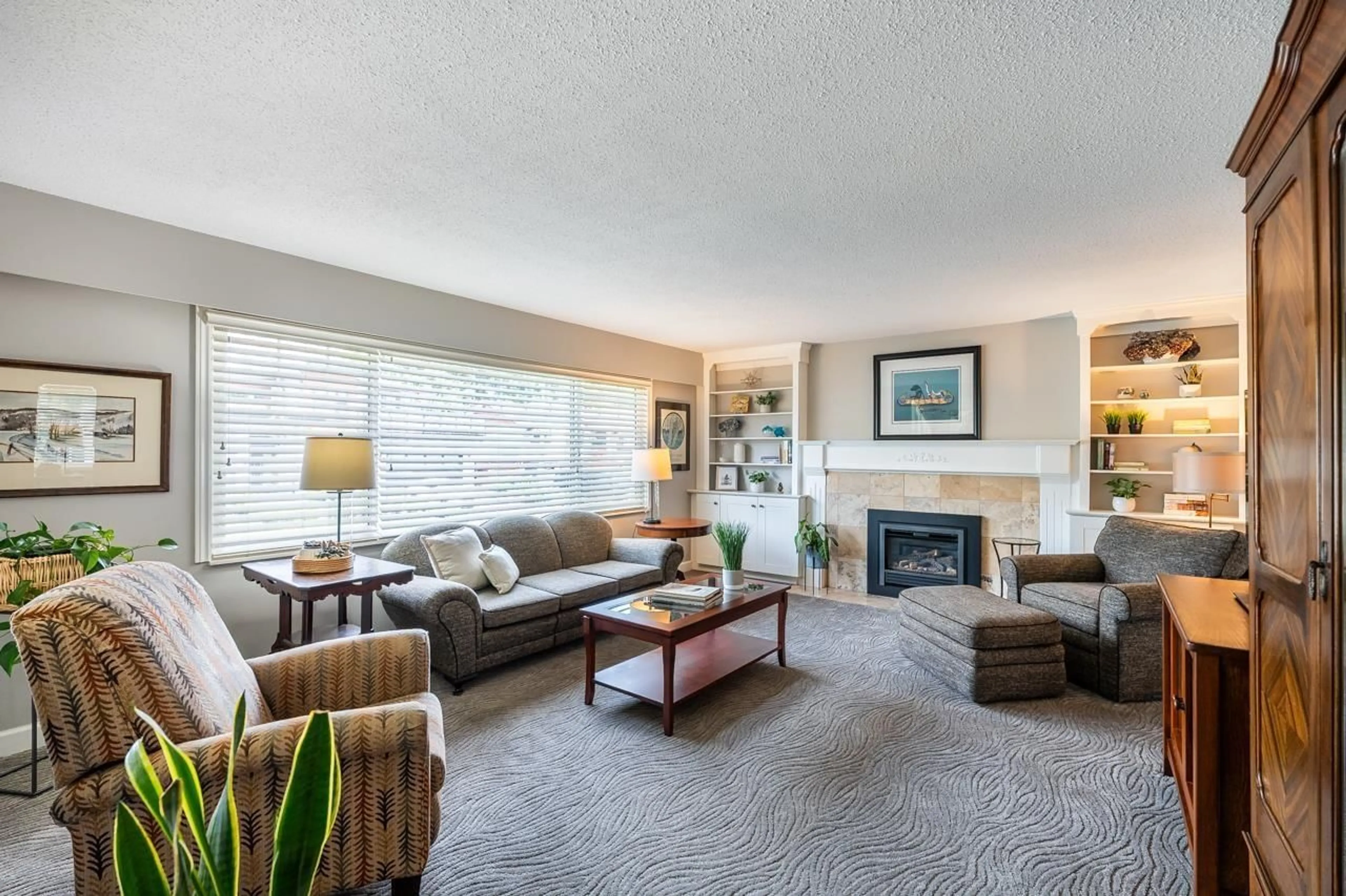 Living room with furniture, unknown for 11384 74, Delta British Columbia V4C1E1