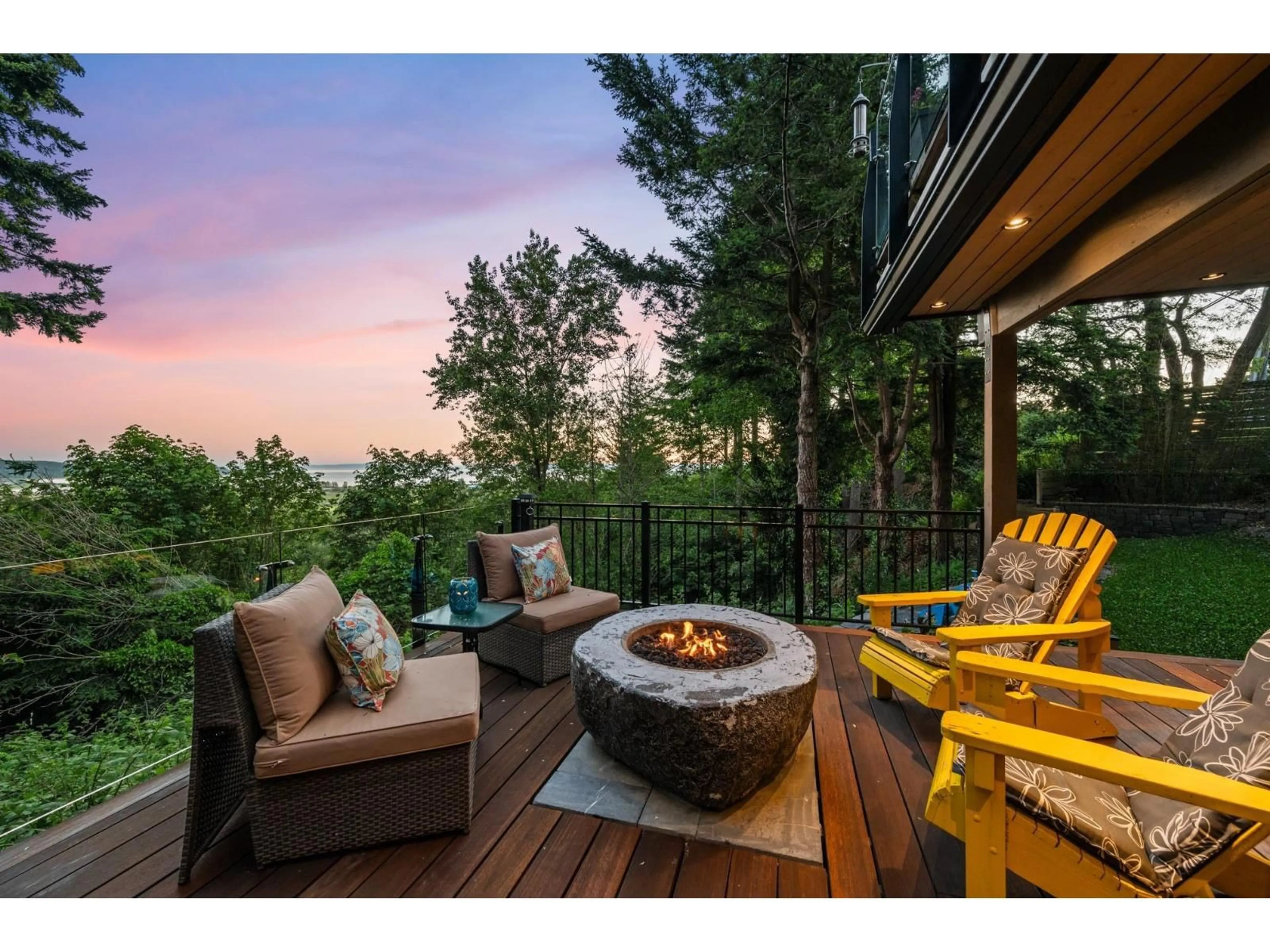 Patio, unknown for 13464 56, Surrey British Columbia V3X2Z6