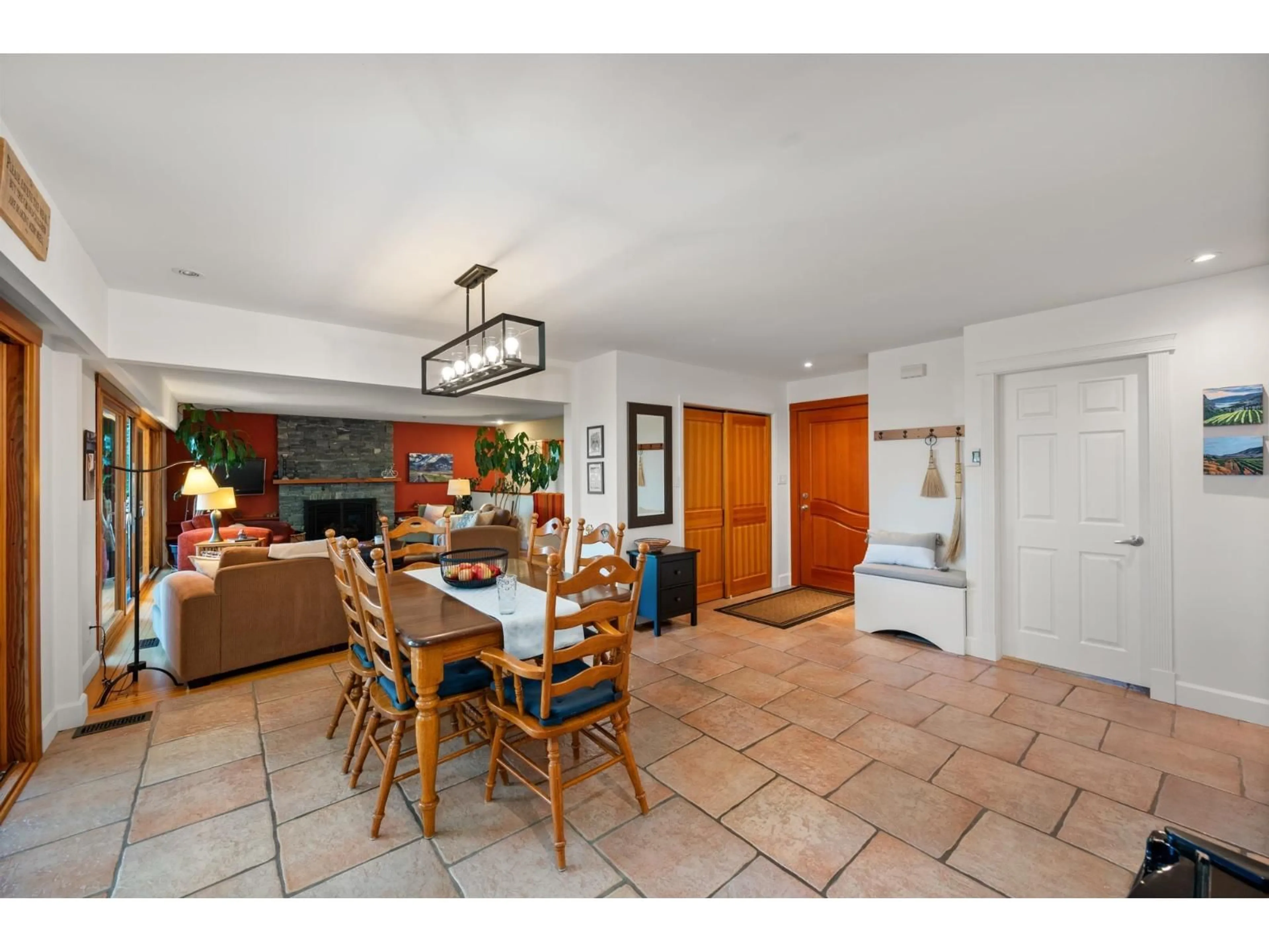 Dining room, ceramic/tile floor for 13464 56, Surrey British Columbia V3X2Z6