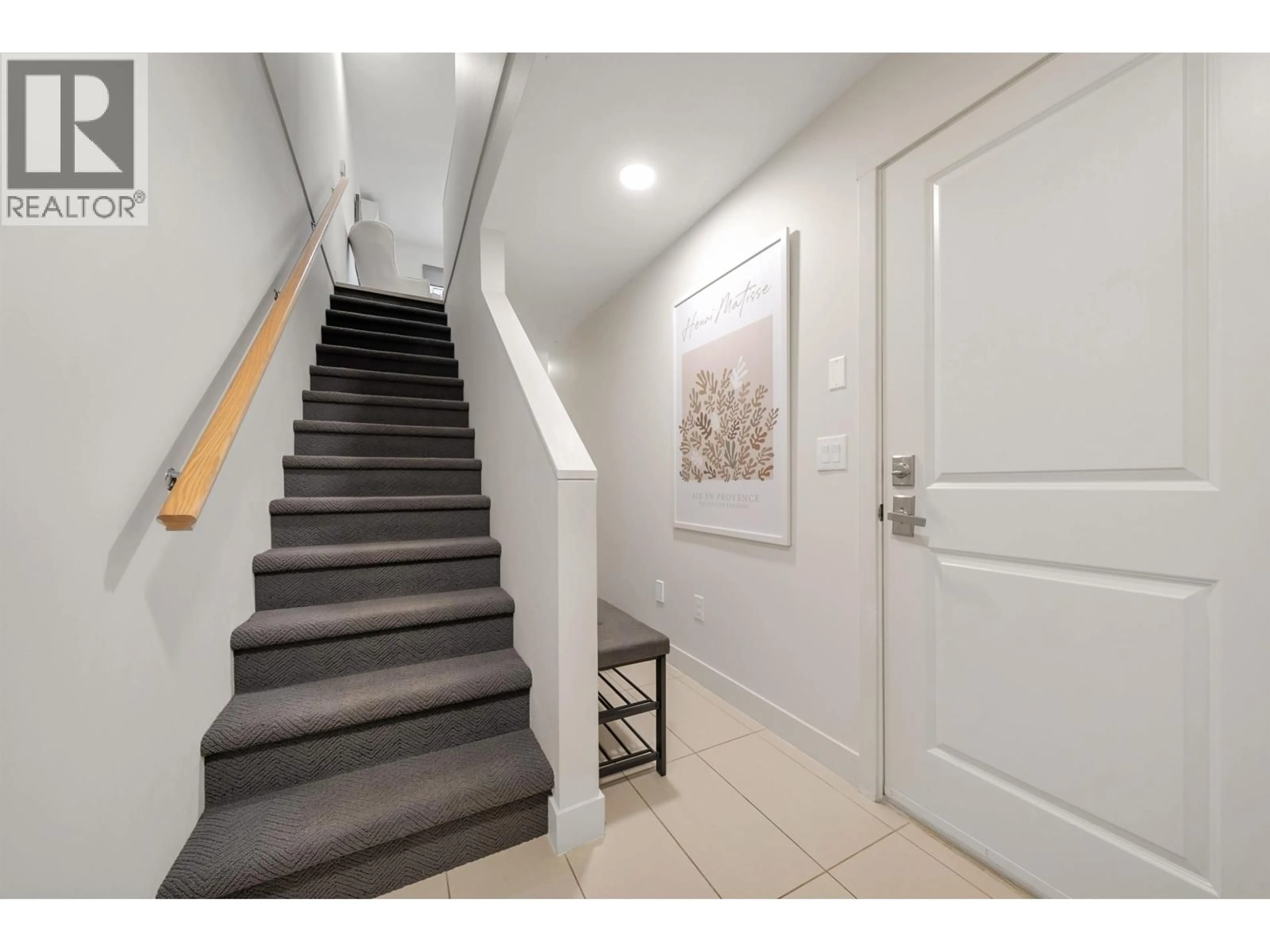 Indoor entryway for 150 - 1460 SOUTHVIEW STREET, Coquitlam British Columbia V3E0G6