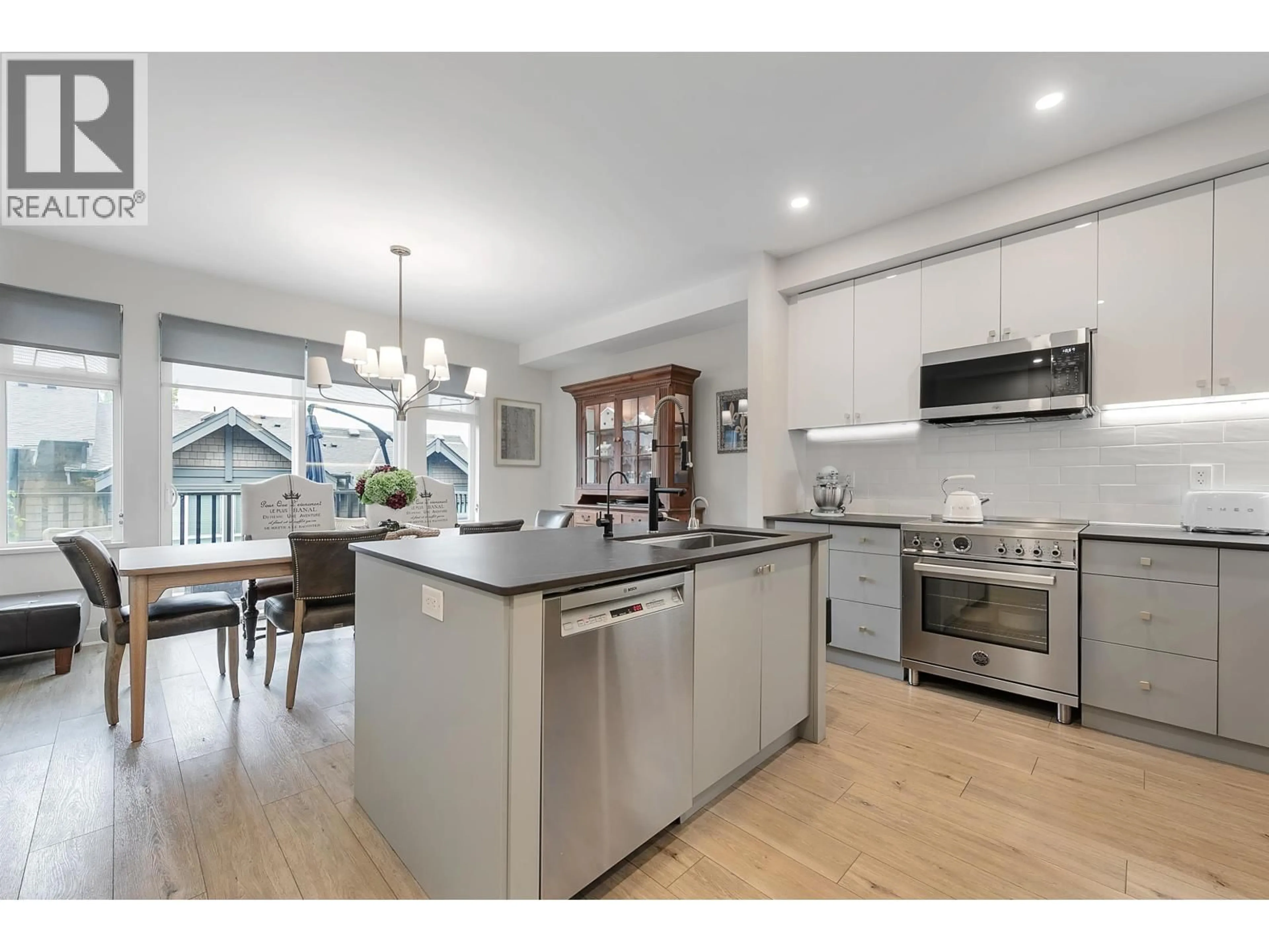 Open concept kitchen, unknown for 150 - 1460 SOUTHVIEW STREET, Coquitlam British Columbia V3E0G6