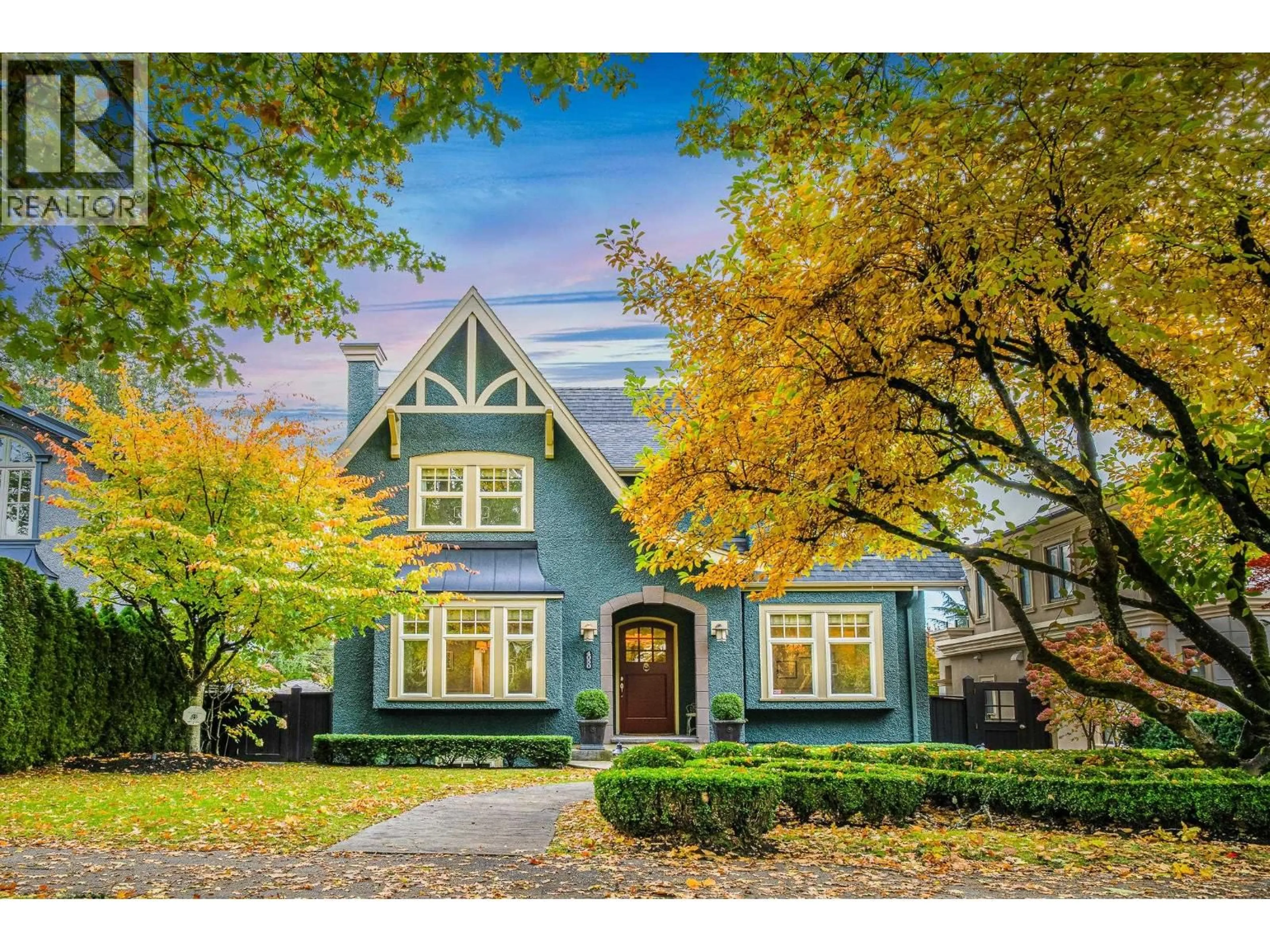 Home with vinyl exterior material, street for 4050 33RD AVENUE, Vancouver British Columbia V6N2J1