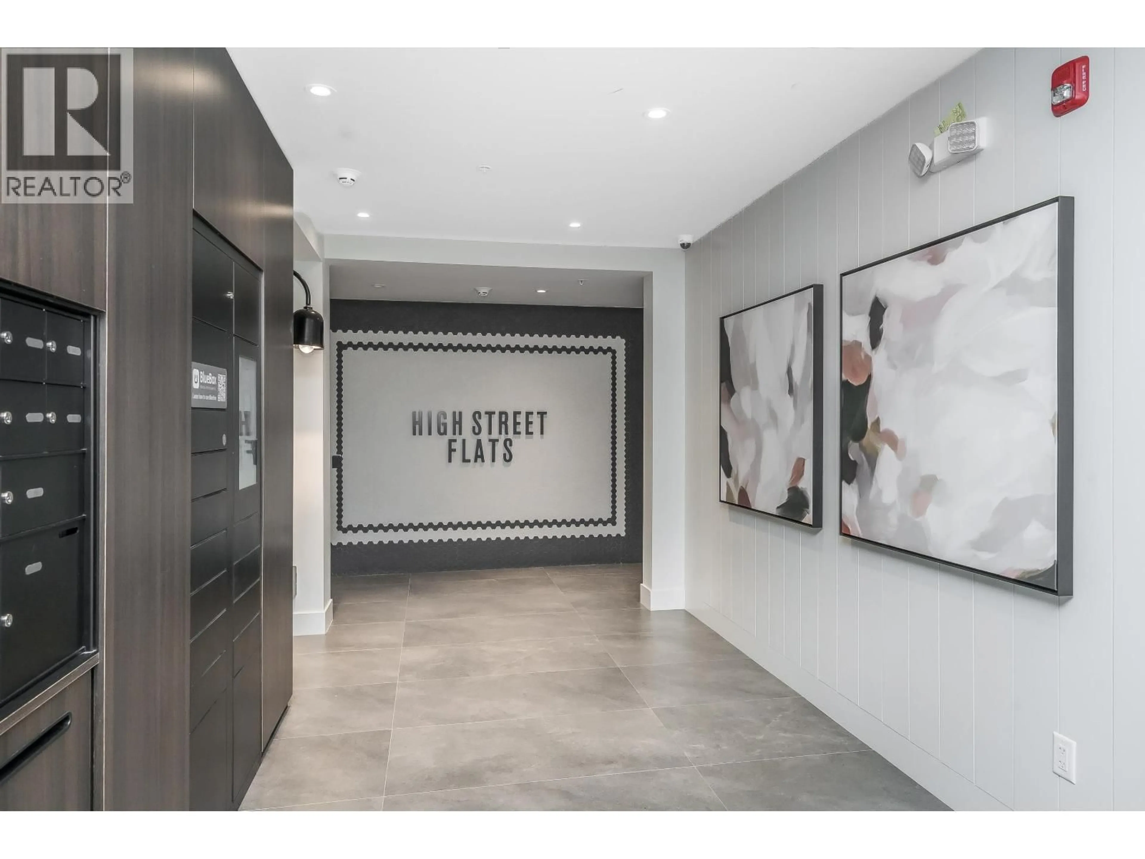 Indoor foyer for 102 - 320 RIDGE STREET, Delta British Columbia V4L0B5