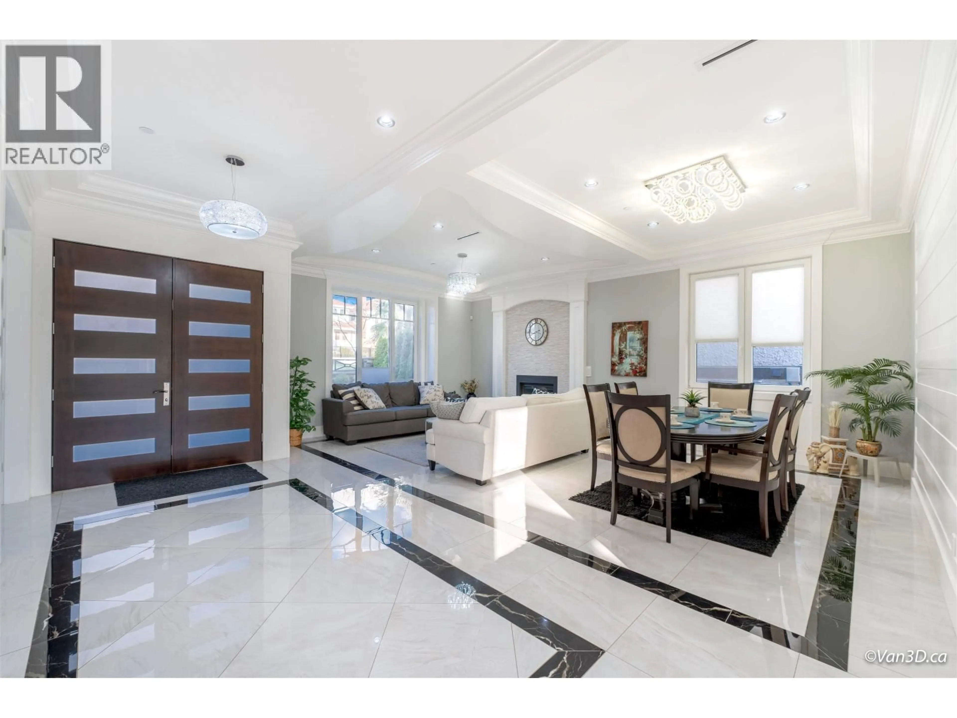 Indoor foyer for 146 40TH AVENUE, Vancouver British Columbia V5Y2R2