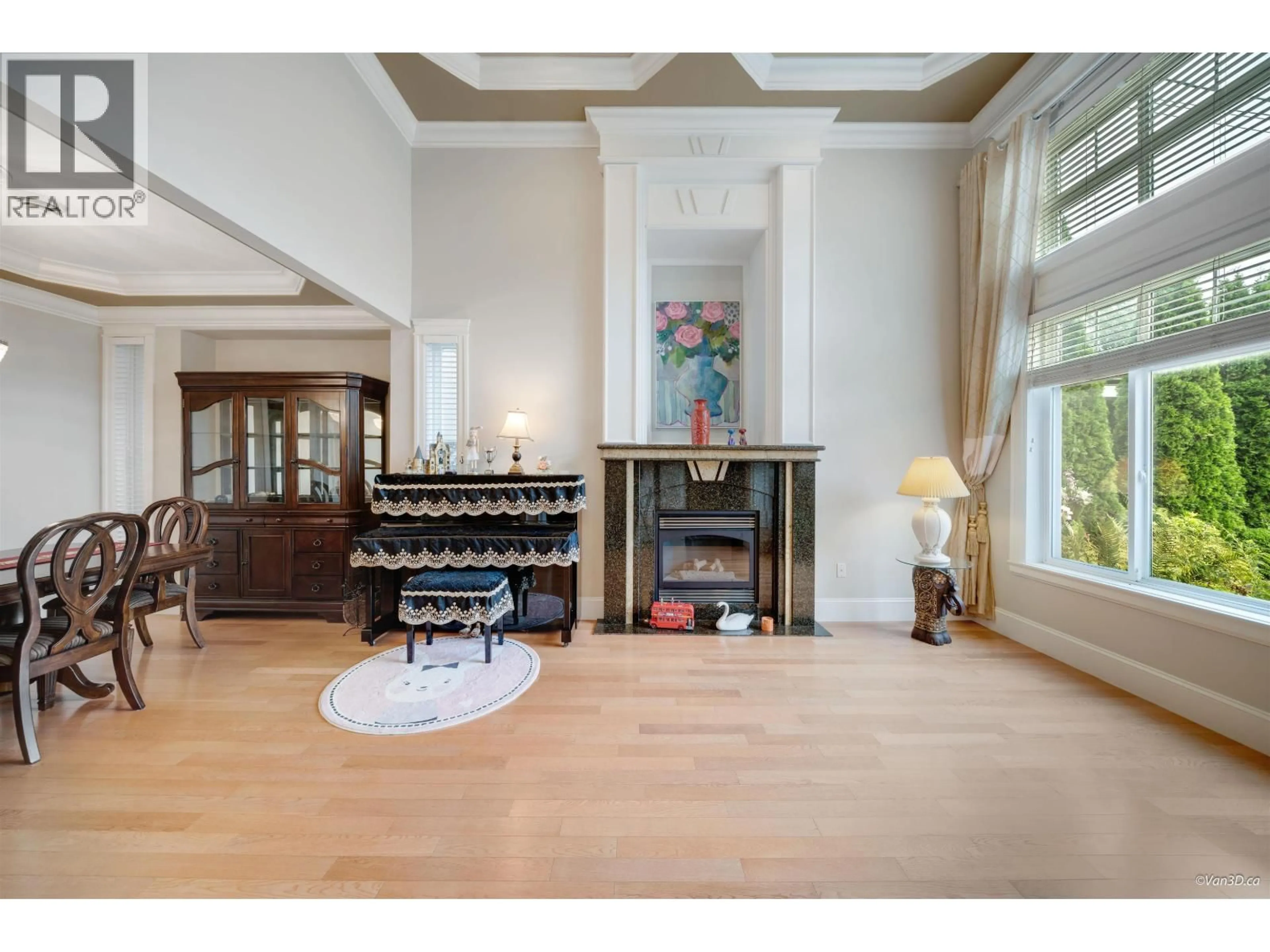 Indoor foyer for 8811 MINLER ROAD, Richmond British Columbia V7C3V1