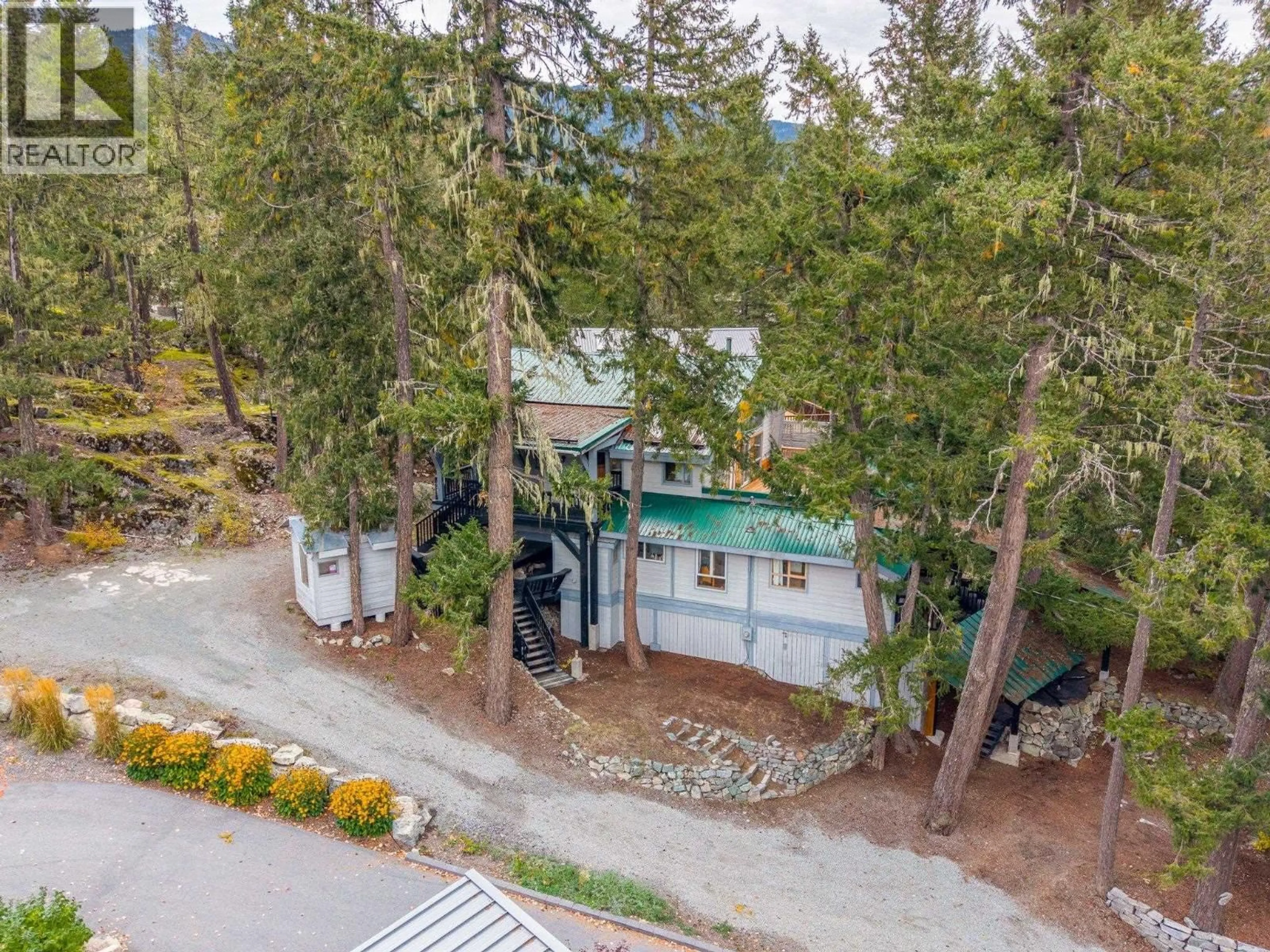 A pic from outside/outdoor area/front of a property/back of a property/a pic from drone, unknown for 9539 EMERALD DRIVE, Whistler British Columbia V8E0G5