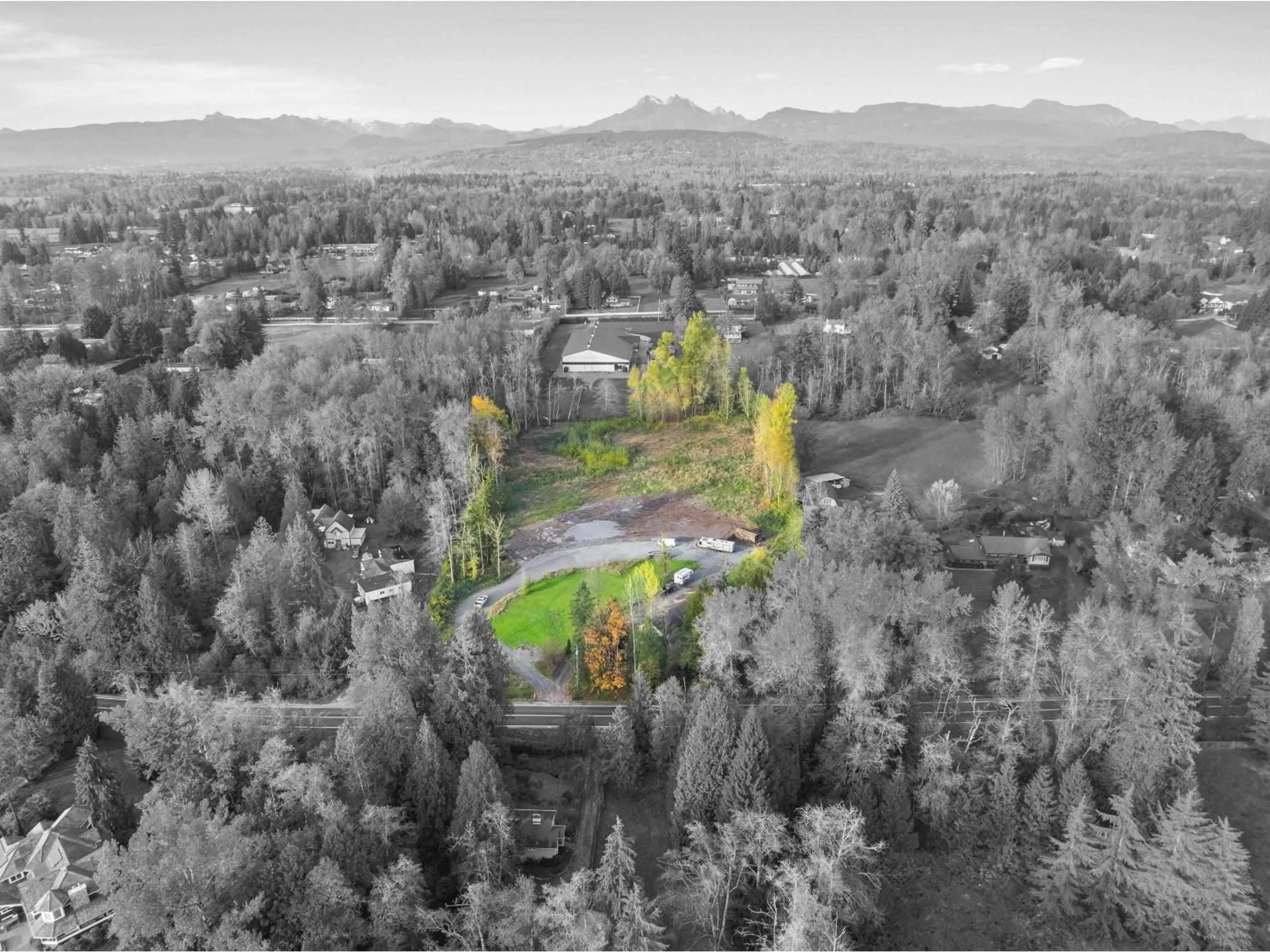 A pic from outside/outdoor area/front of a property/back of a property/a pic from drone, mountain view for 25887 60, Langley British Columbia V4W1L3