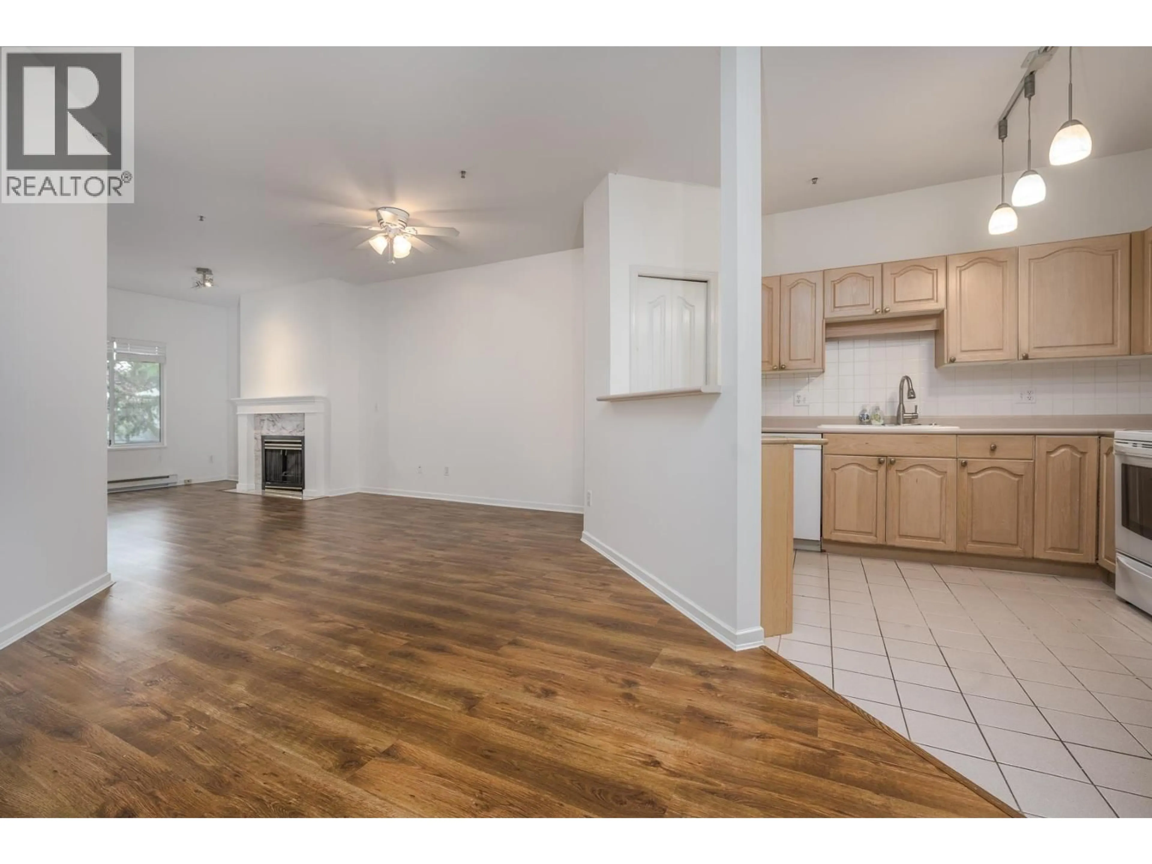 Unknown for 204 - 1153 54A STREET, Delta British Columbia V4M4E4