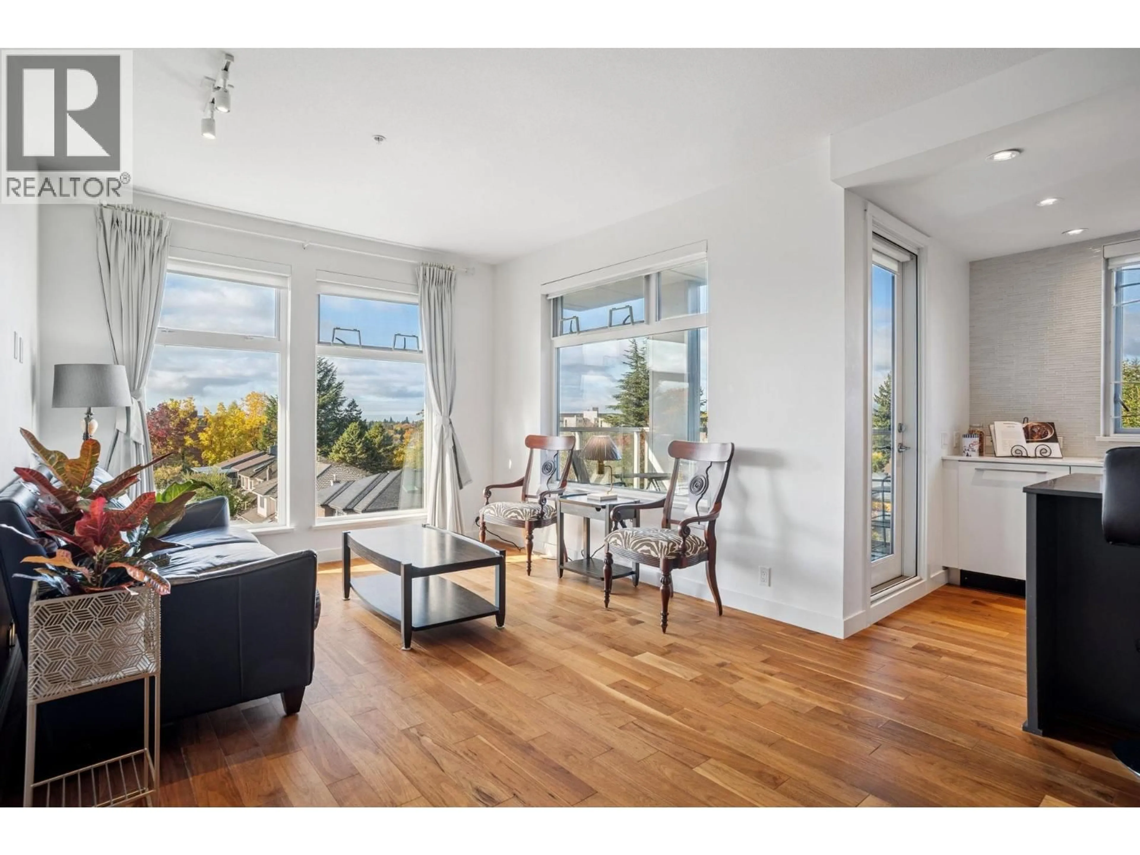 Living room with furniture, wood/laminate floor for 508 - 4867 CAMBIE STREET, Vancouver British Columbia V5Z0C5