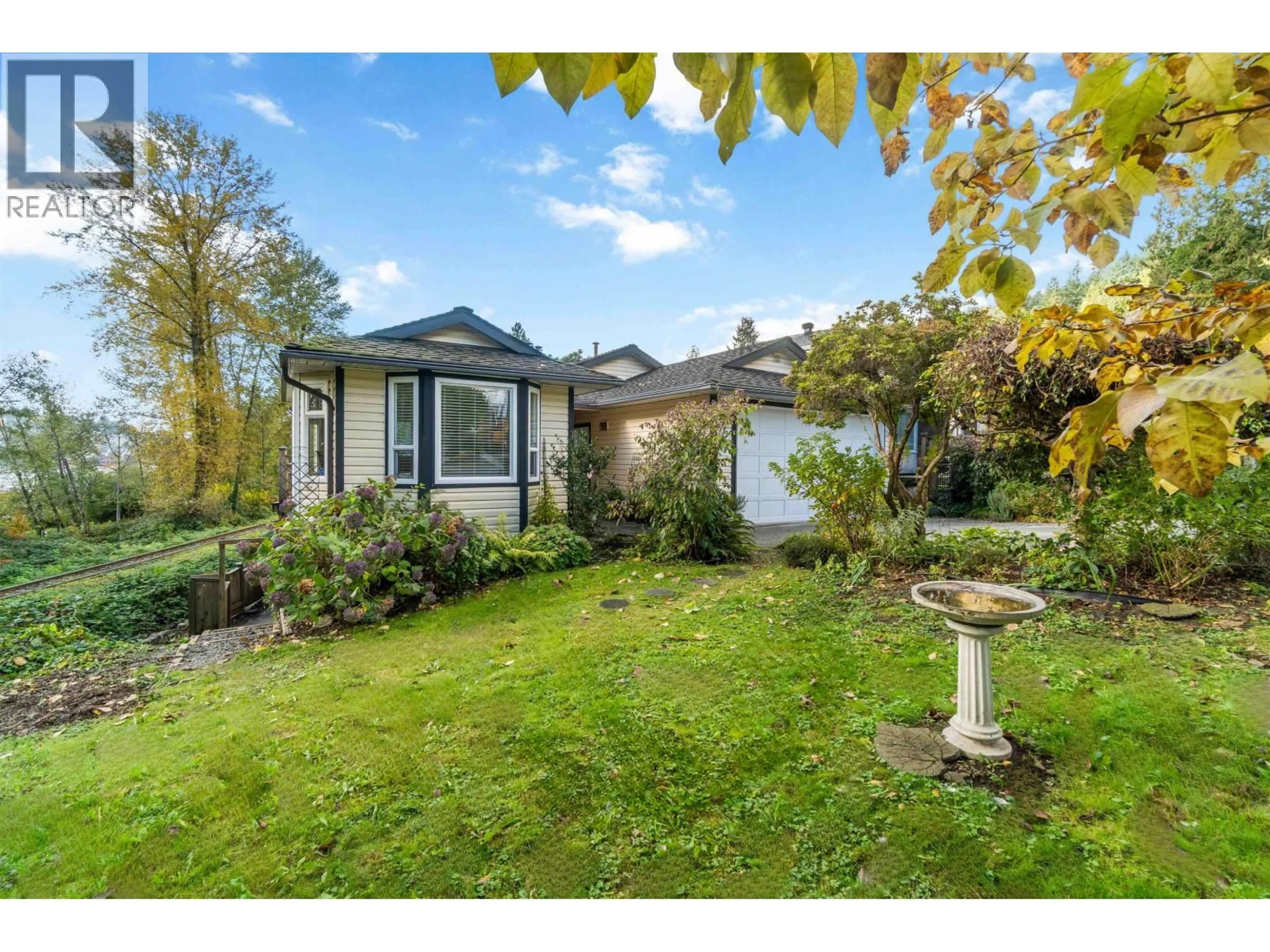 A pic from outside/outdoor area/front of a property/back of a property/a pic from drone, street for 532 SAN REMO DRIVE, Port Moody British Columbia V3H4K4