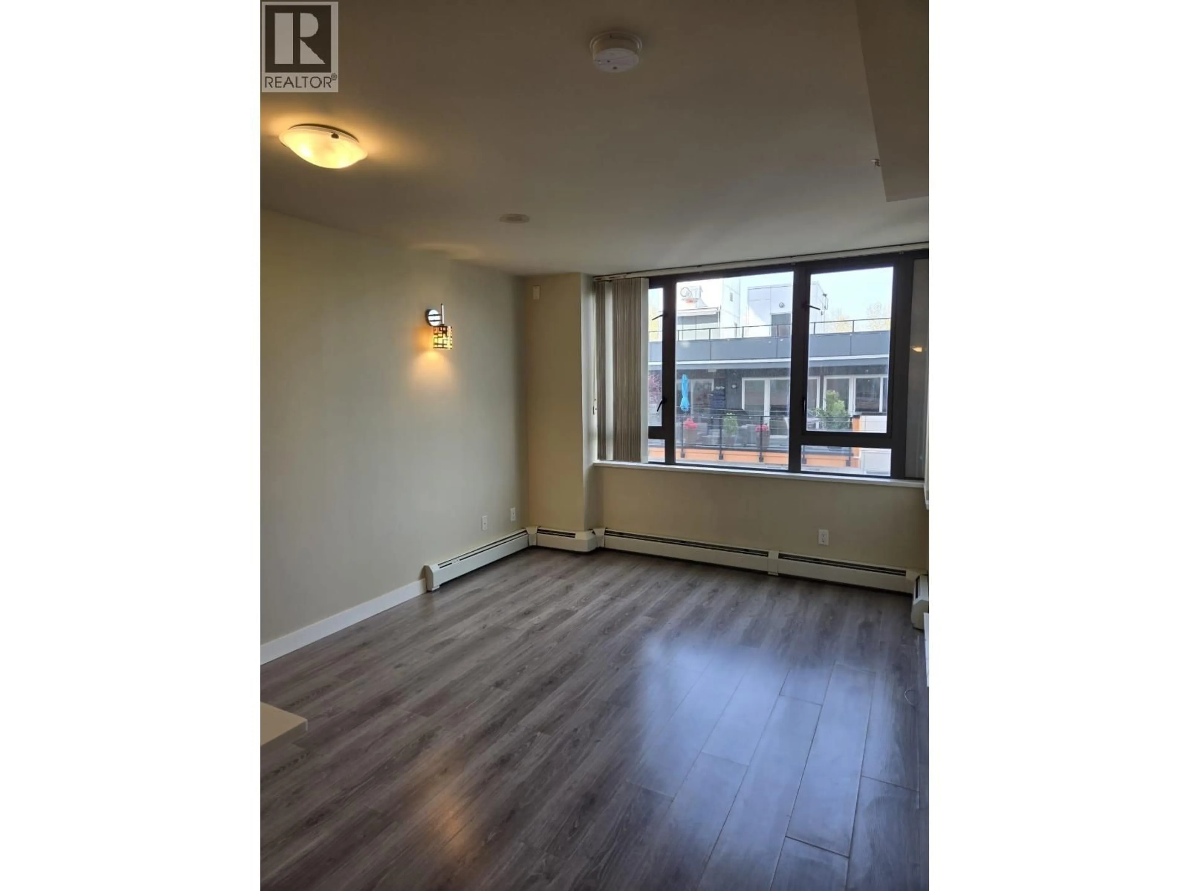 A pic of a room for 512 - 2689 KINGSWAY, Vancouver British Columbia V5R0C3