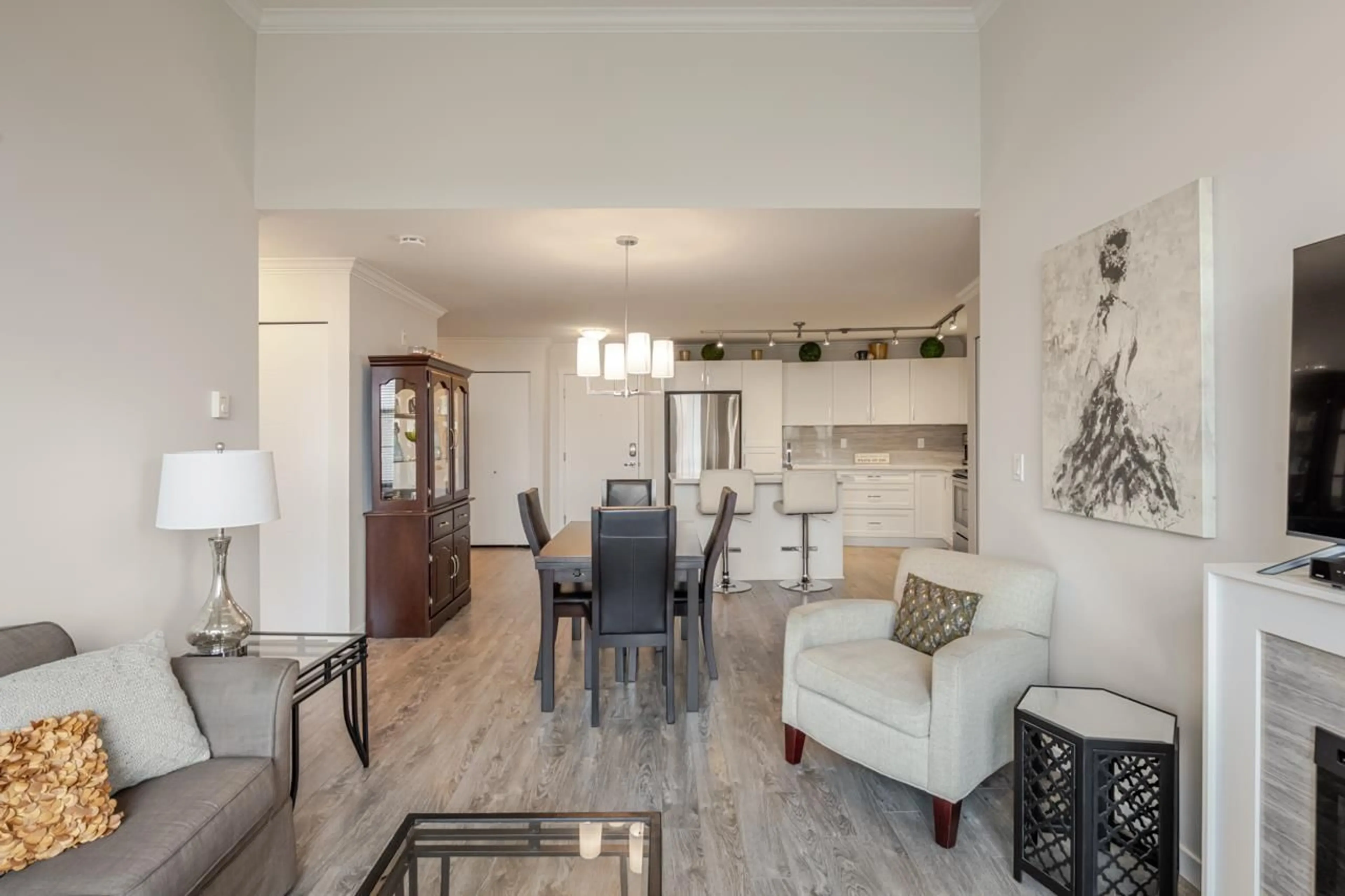 Living room with furniture, unknown for 404 - 19201 66A, Surrey British Columbia V4N6N7