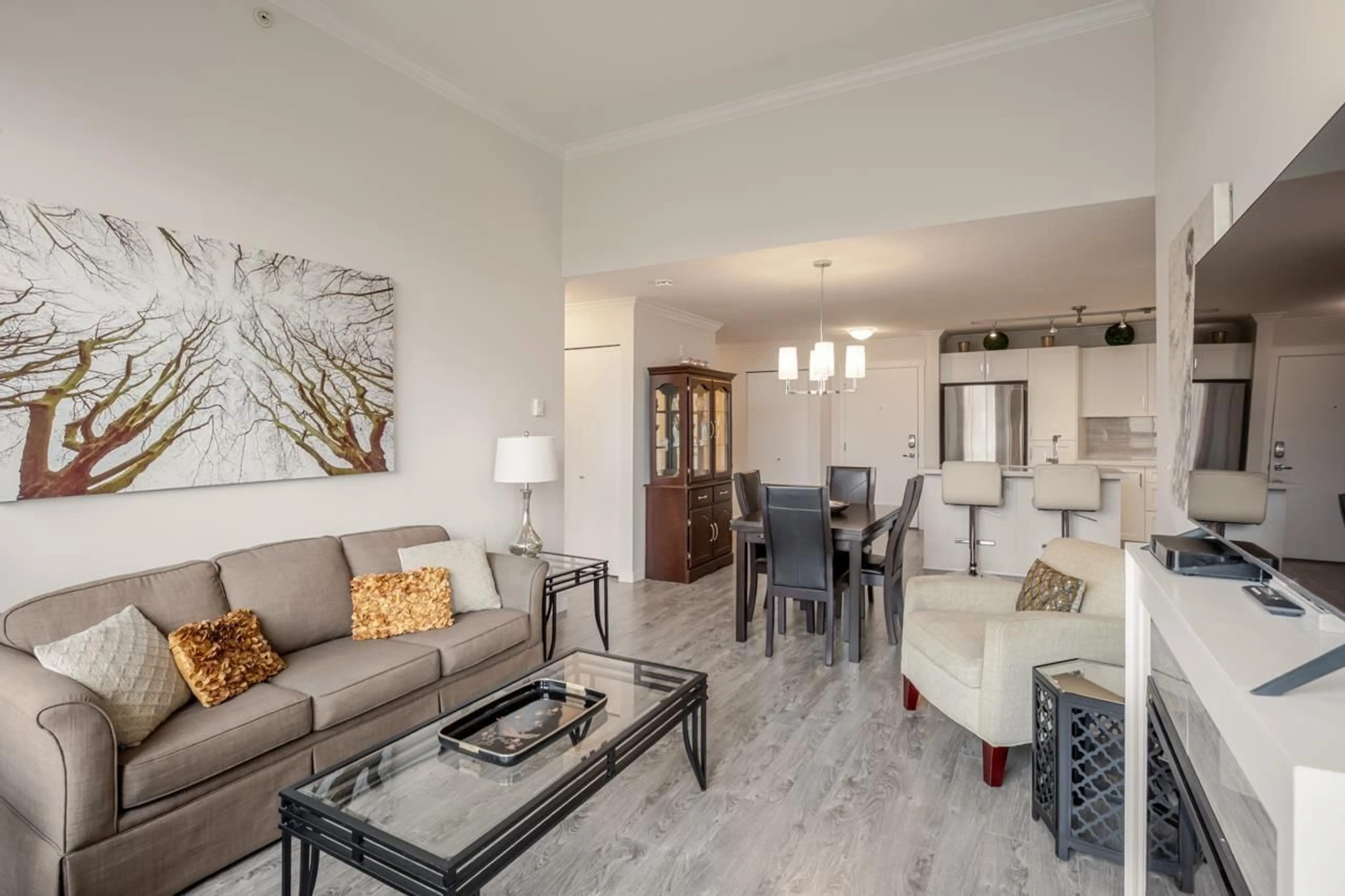 Living room with furniture, unknown for 404 - 19201 66A, Surrey British Columbia V4N6N7