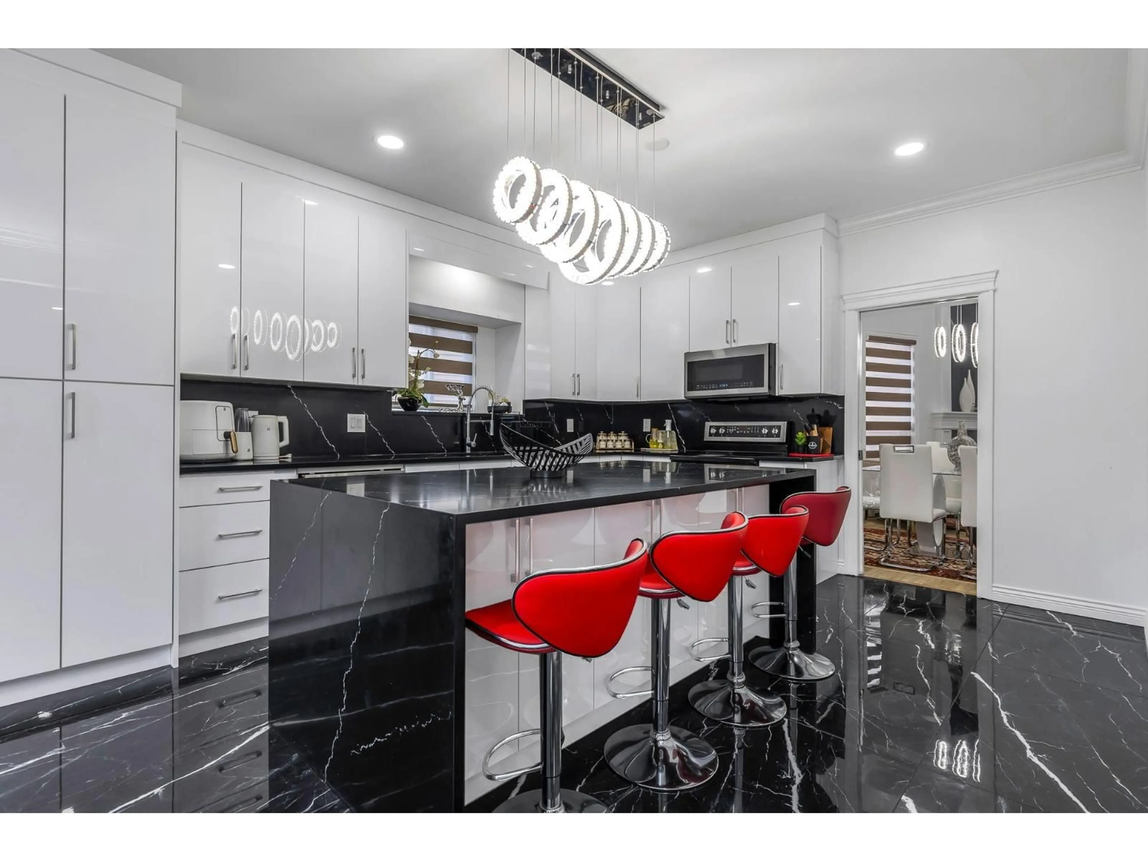 Contemporary kitchen, ceramic/tile floor for 8463 BAILEY, Mission British Columbia V4S0B3