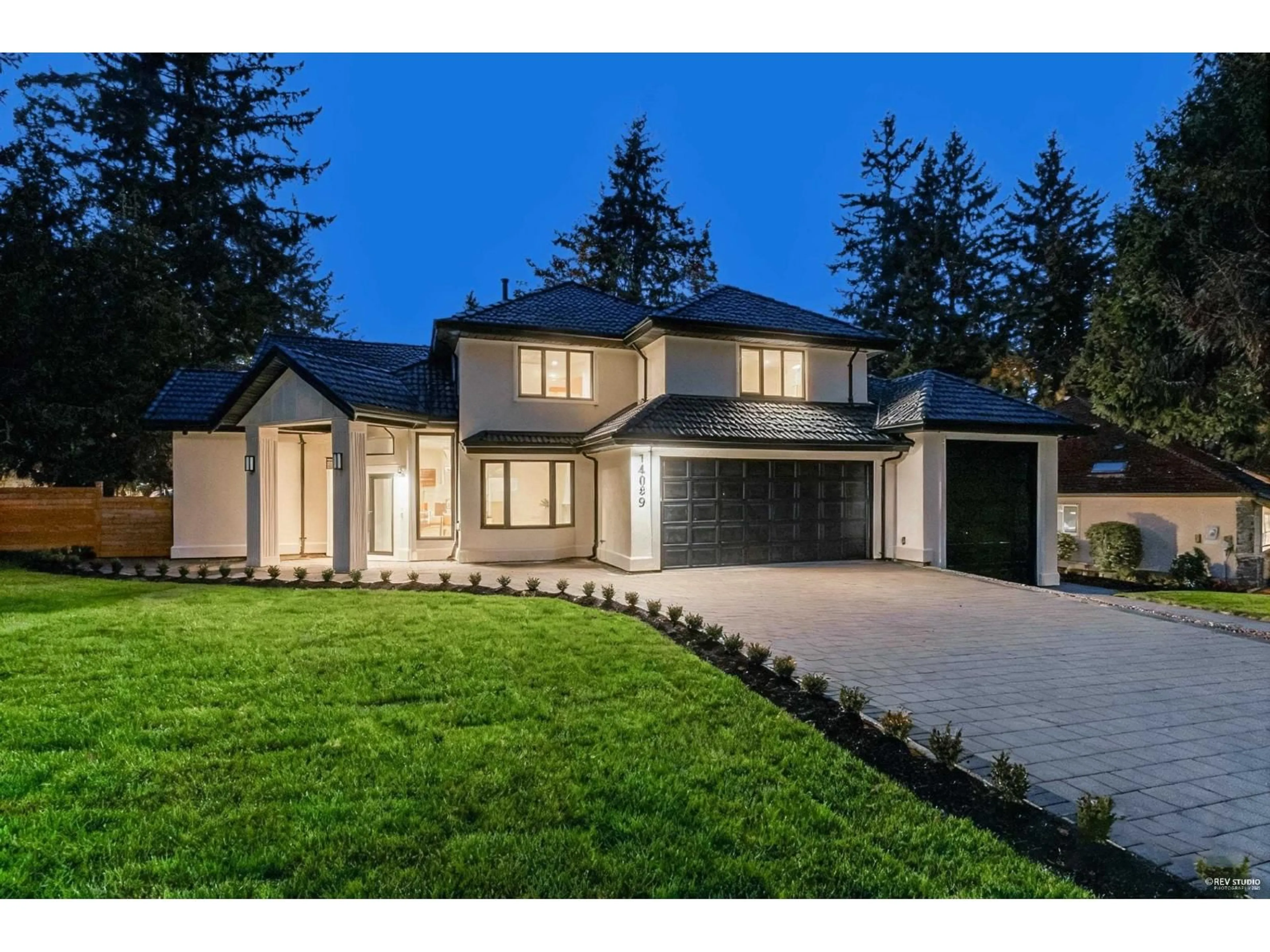 Home with vinyl exterior material, street for 14099 28A, Surrey British Columbia V4P2H8