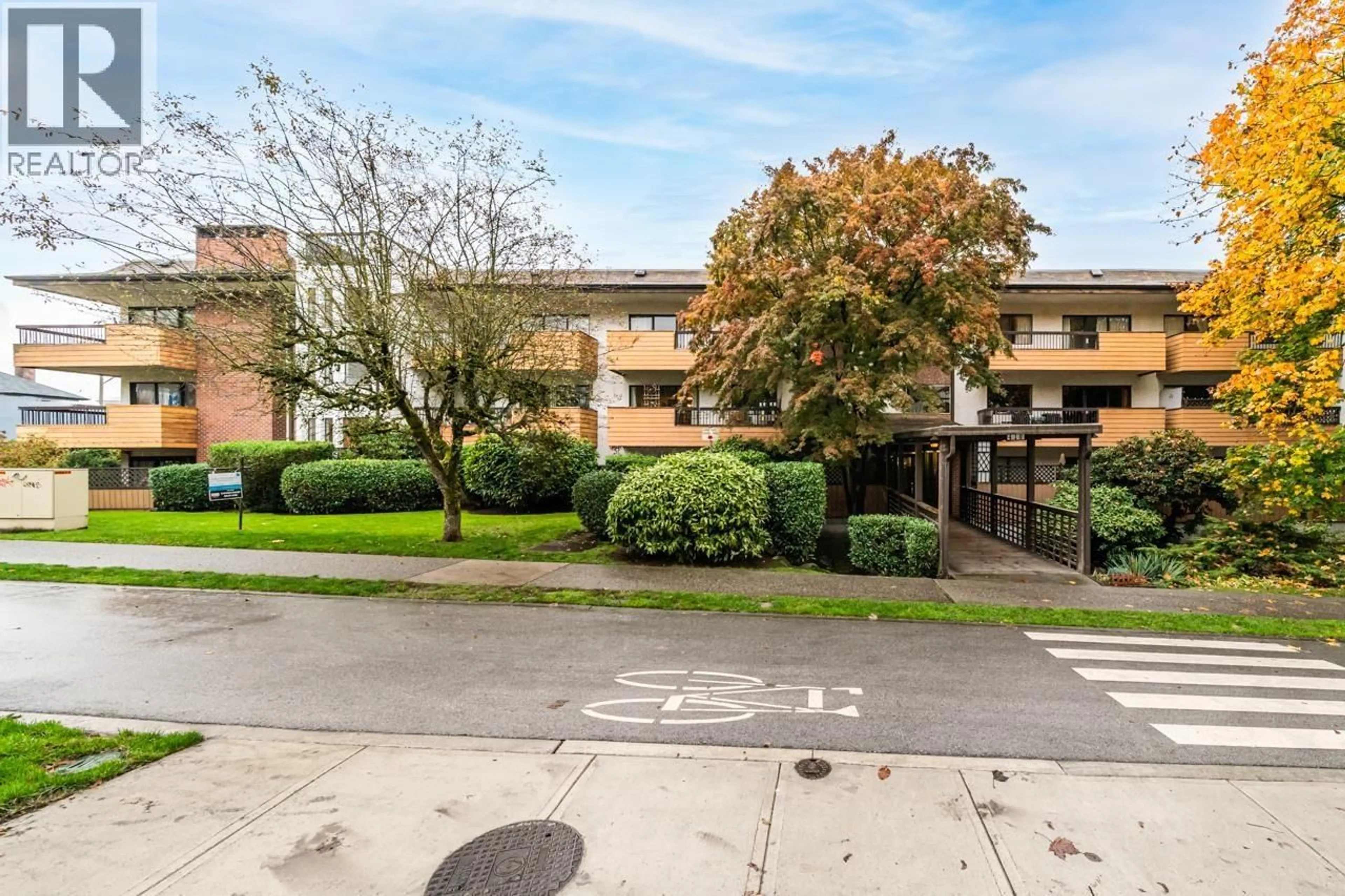Patio, street for 202 - 410 AGNES STREET, New Westminster British Columbia V3L1G1