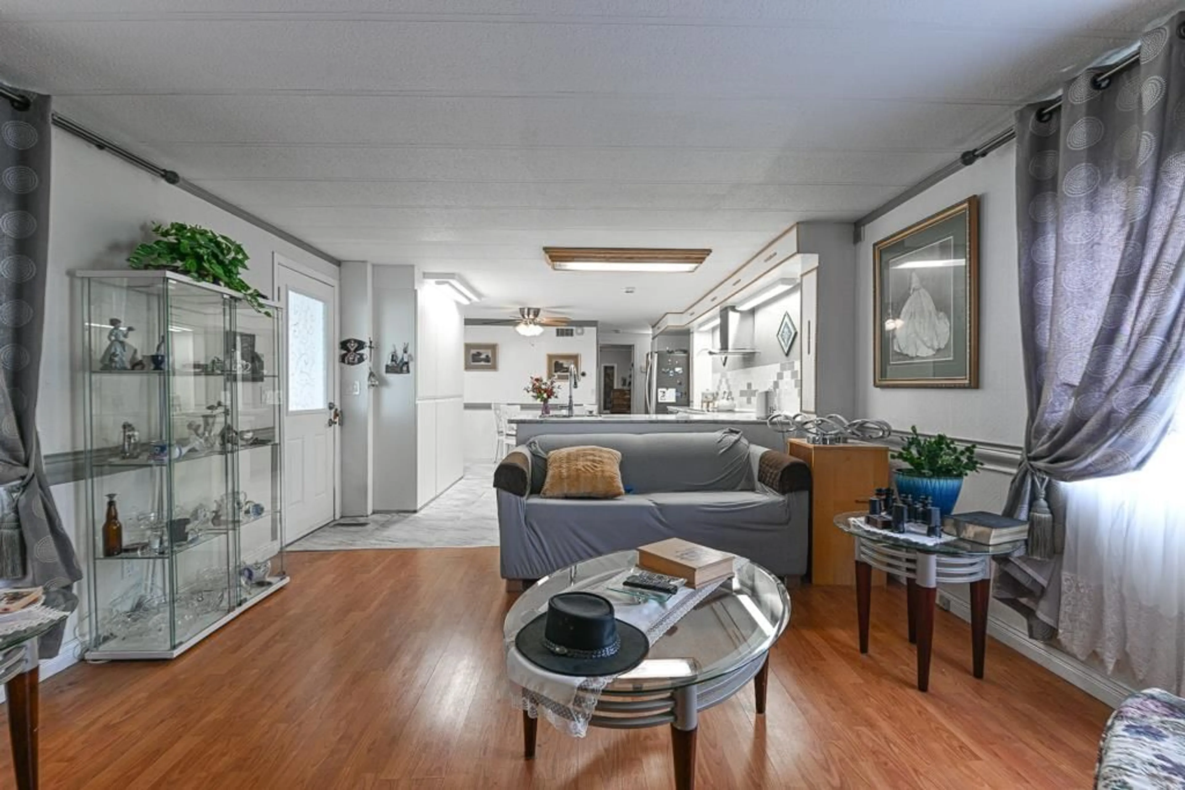 Living room with furniture, unknown for 43 - 2035 MARTENS ST., Abbotsford British Columbia V2T6M4