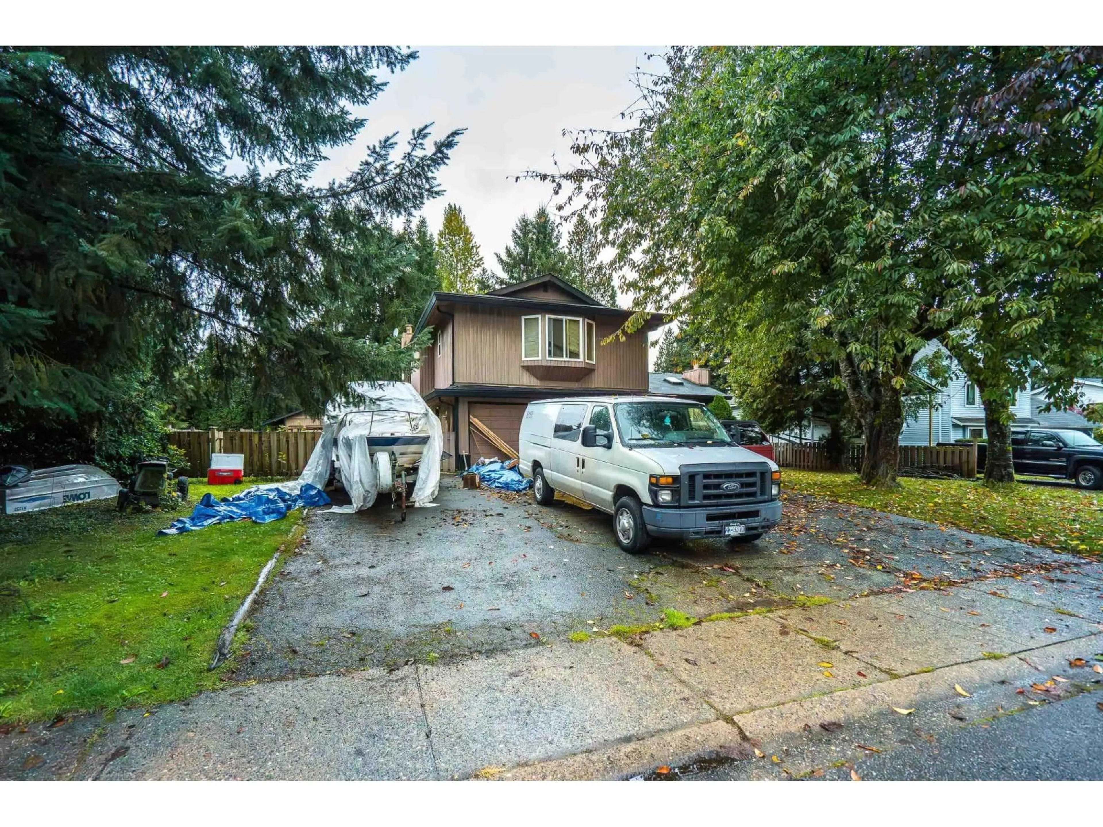 A pic from outside/outdoor area/front of a property/back of a property/a pic from drone, street for 9417 204A, Langley British Columbia V1M1Y9