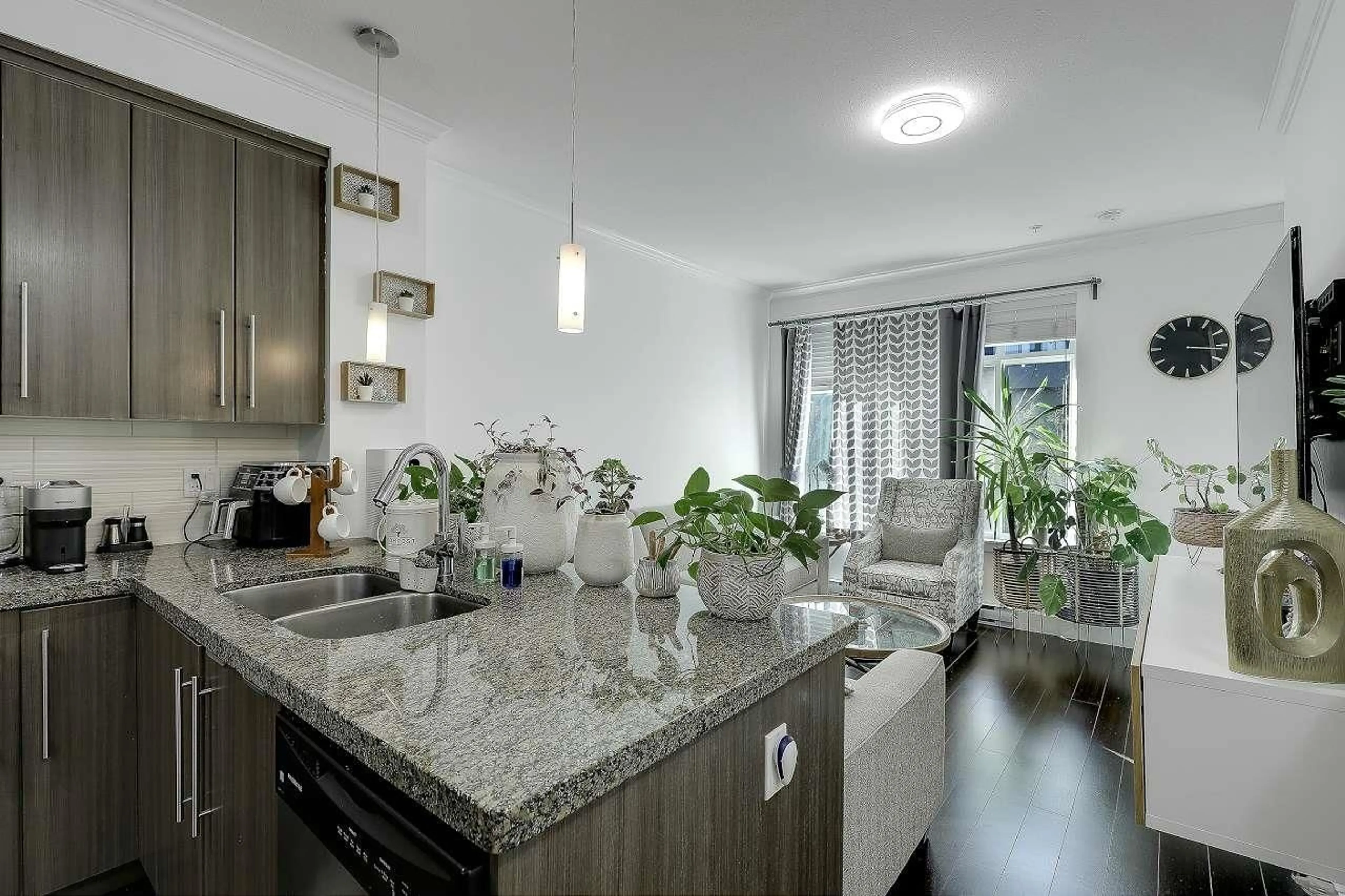 Open concept kitchen, unknown for 94 - 8251 209B, Langley British Columbia V2Y0J9