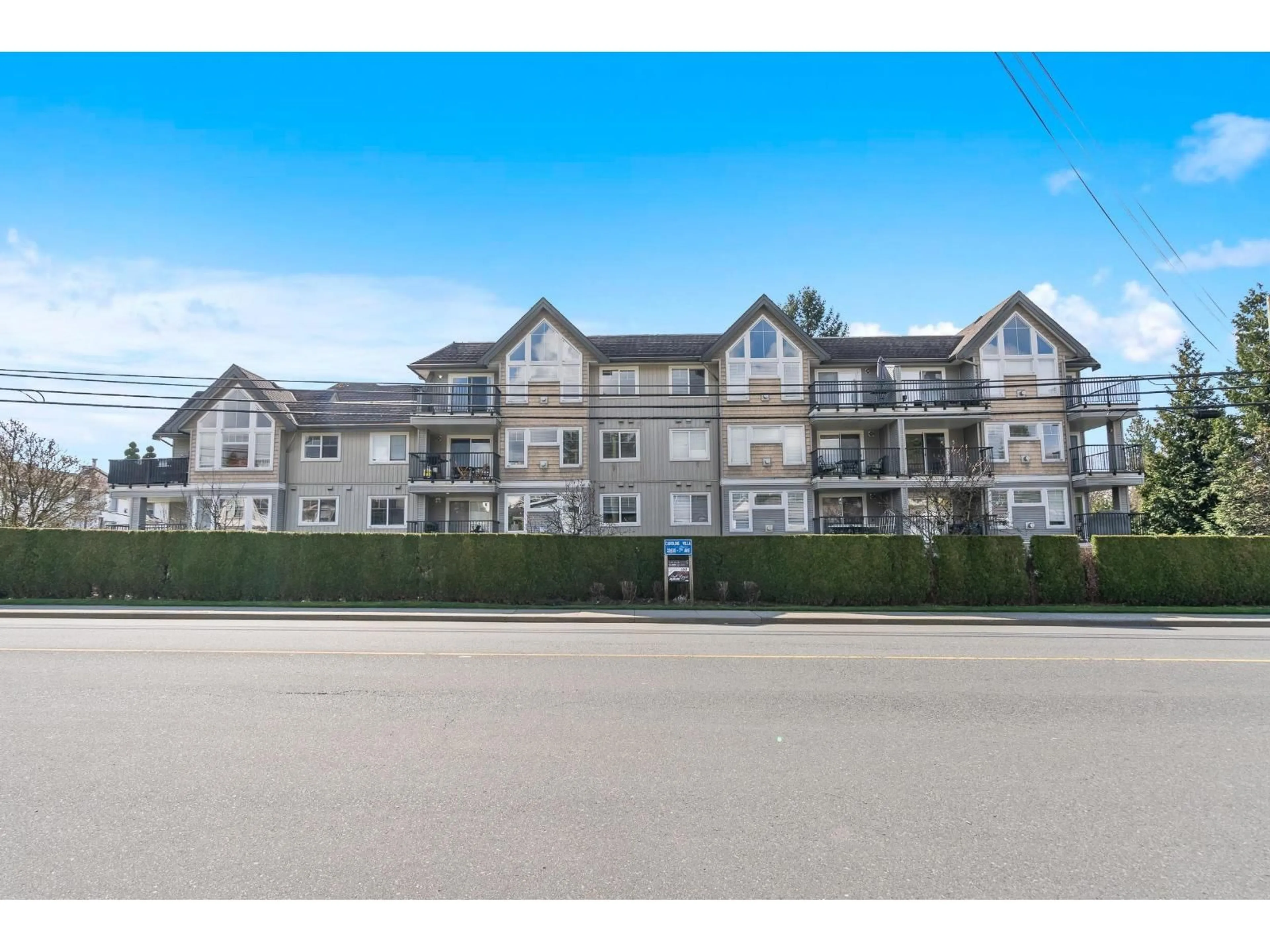 A pic from outside/outdoor area/front of a property/back of a property/a pic from drone, unknown for 302 - 32638 7, Mission British Columbia V2V7P4