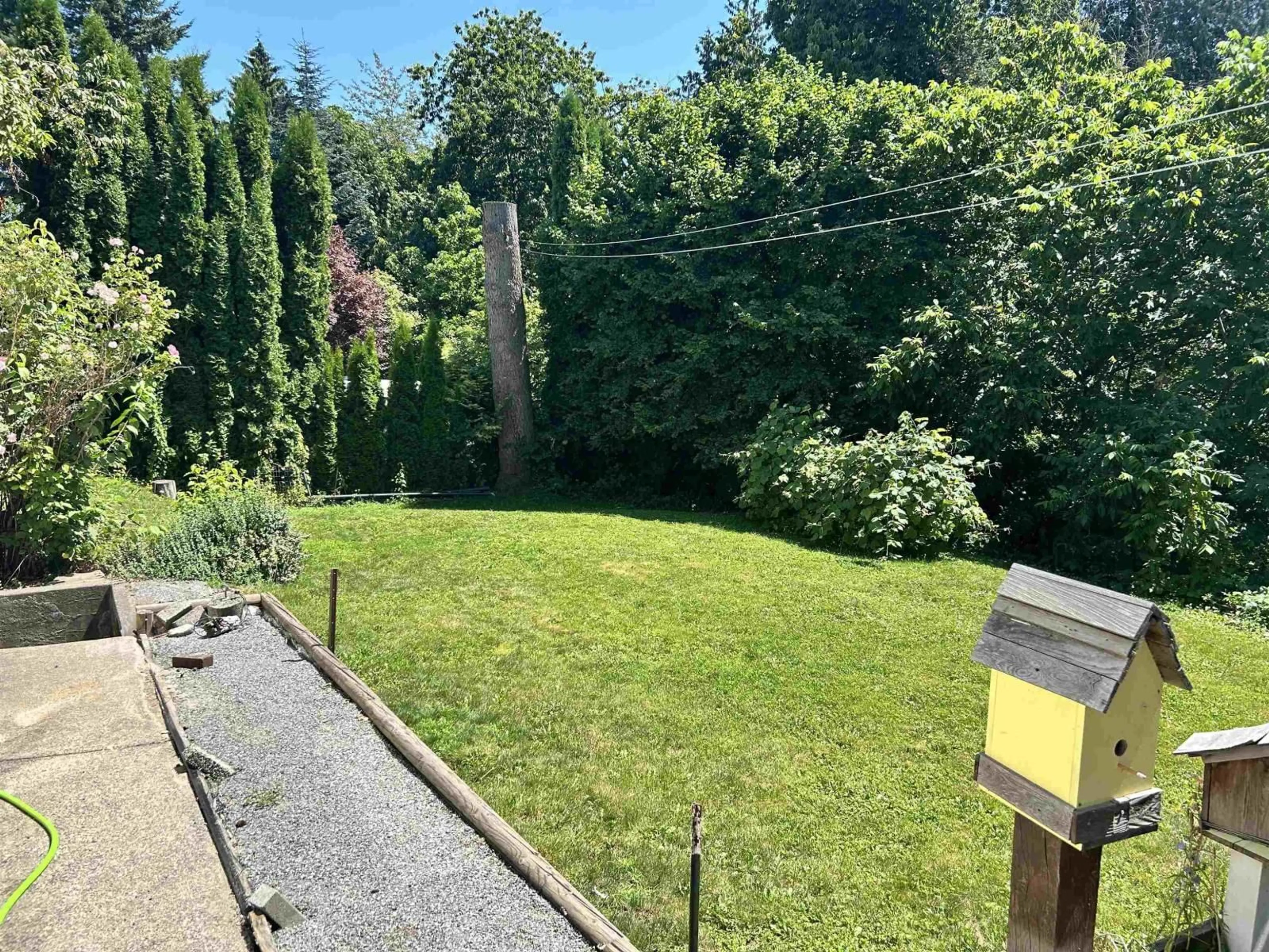 A pic from outside/outdoor area/front of a property/back of a property/a pic from drone, mountain view for 32846 6TH, Mission British Columbia V2V1Z1