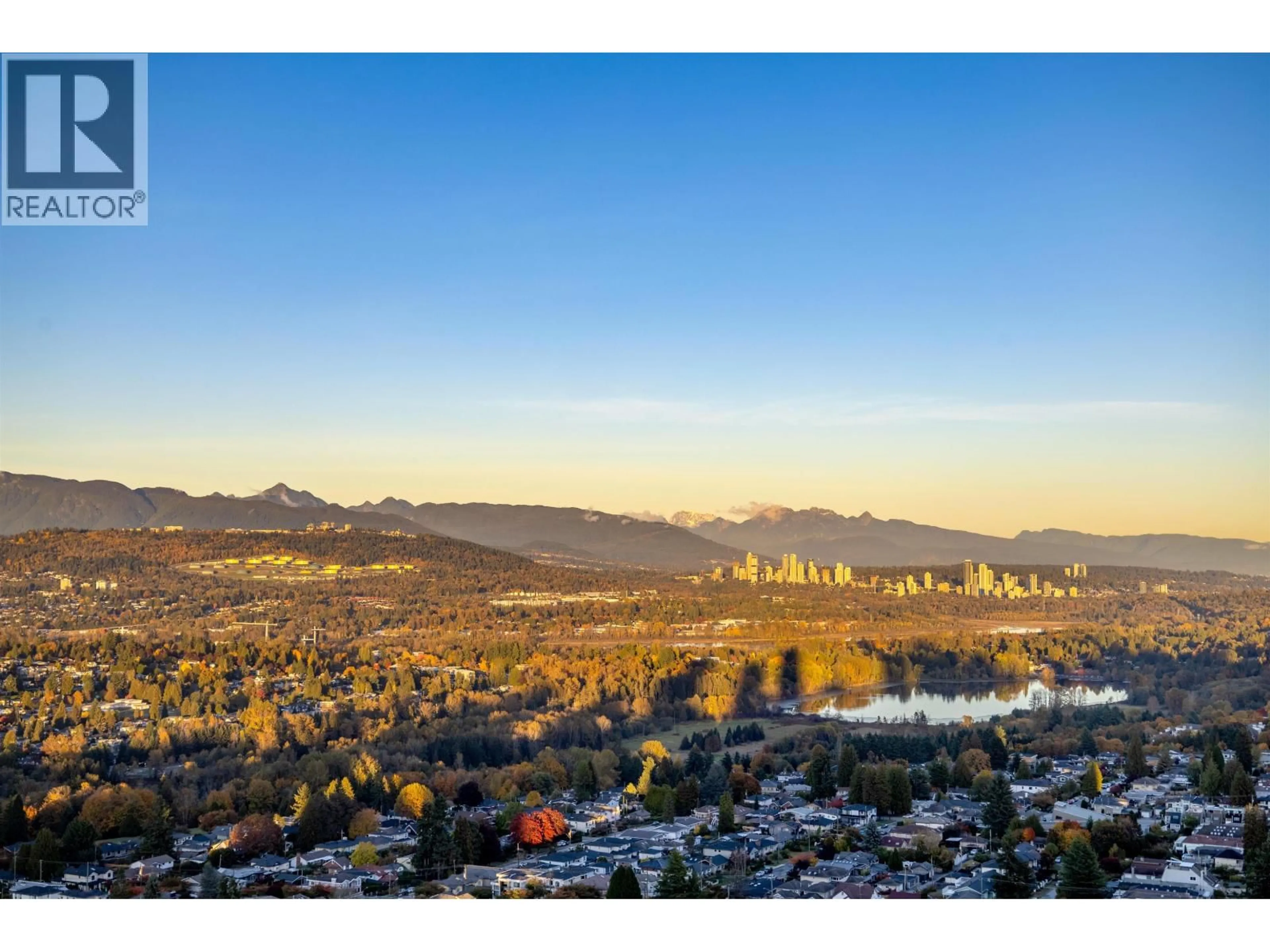 A pic from outside/outdoor area/front of a property/back of a property/a pic from drone, mountain view for 2909 - 4508 HAZEL STREET, Burnaby British Columbia V5H0E4