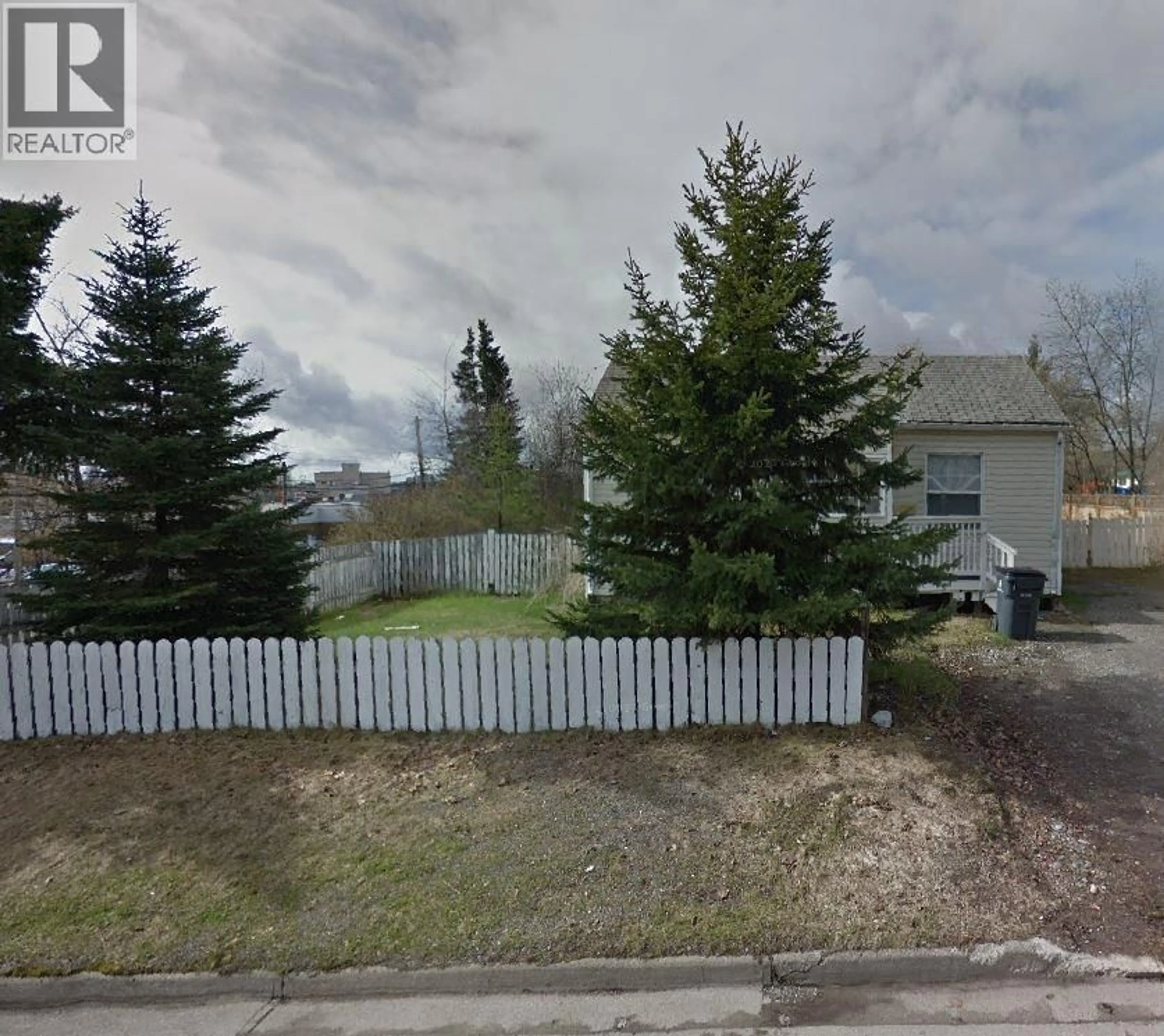 A pic from outside/outdoor area/front of a property/back of a property/a pic from drone, street for 1633 10TH AVENUE, Prince George British Columbia V2L3S5