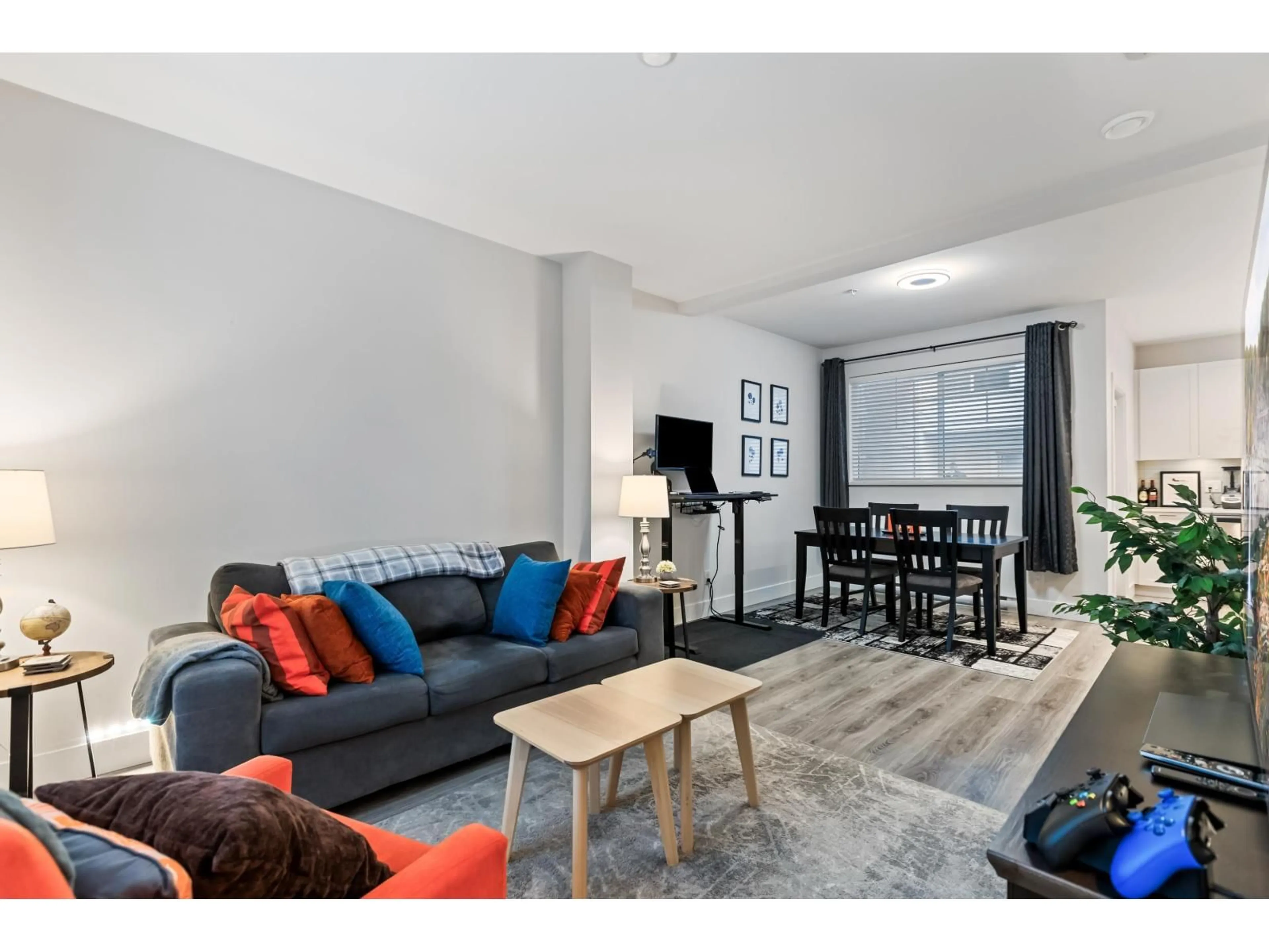 Living room with furniture, unknown for 31 - 20451 84, Langley British Columbia V2Y0X5