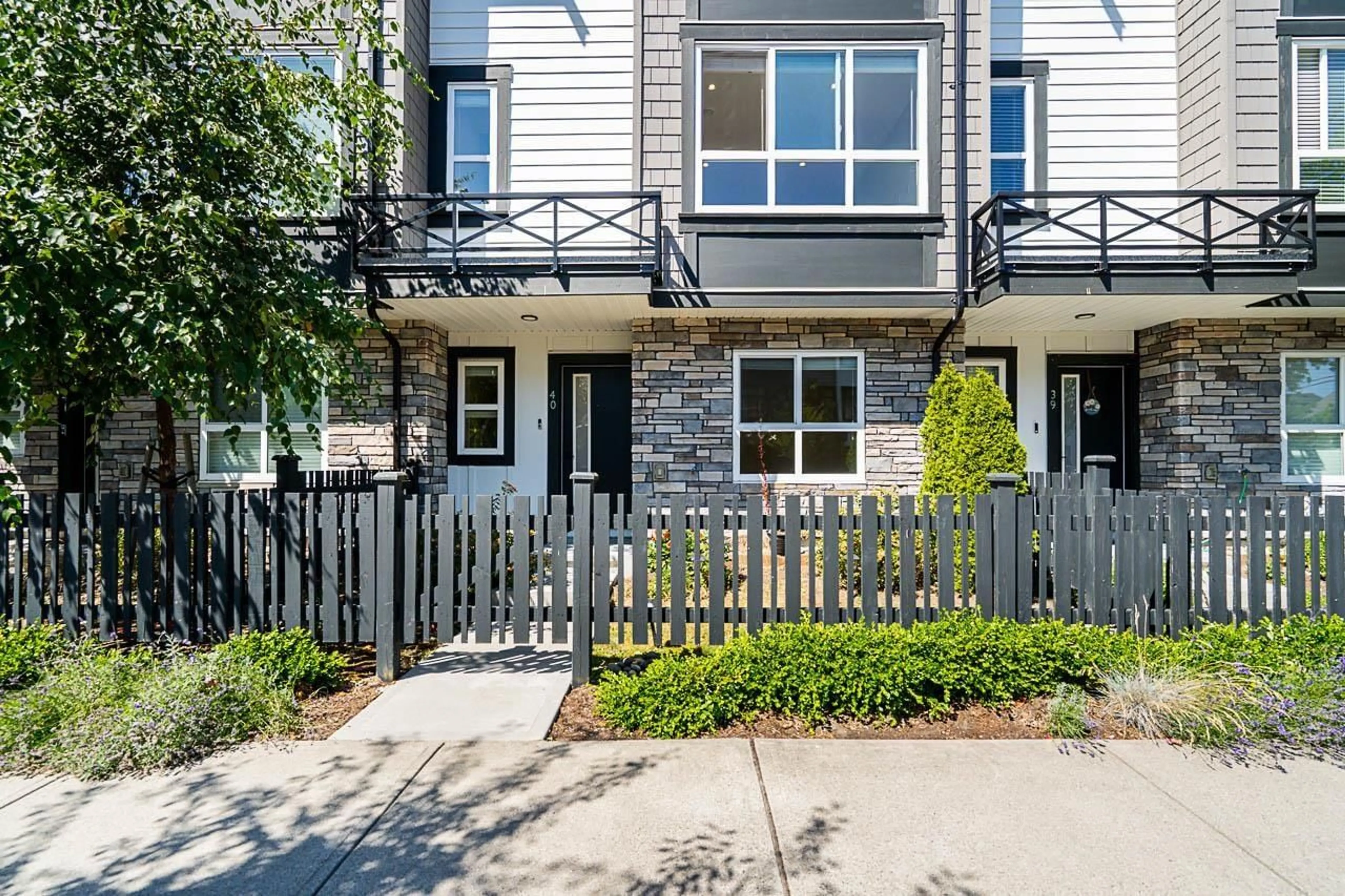 Patio, street for 40 - 19255 ALOHA, Surrey British Columbia V4N6T8