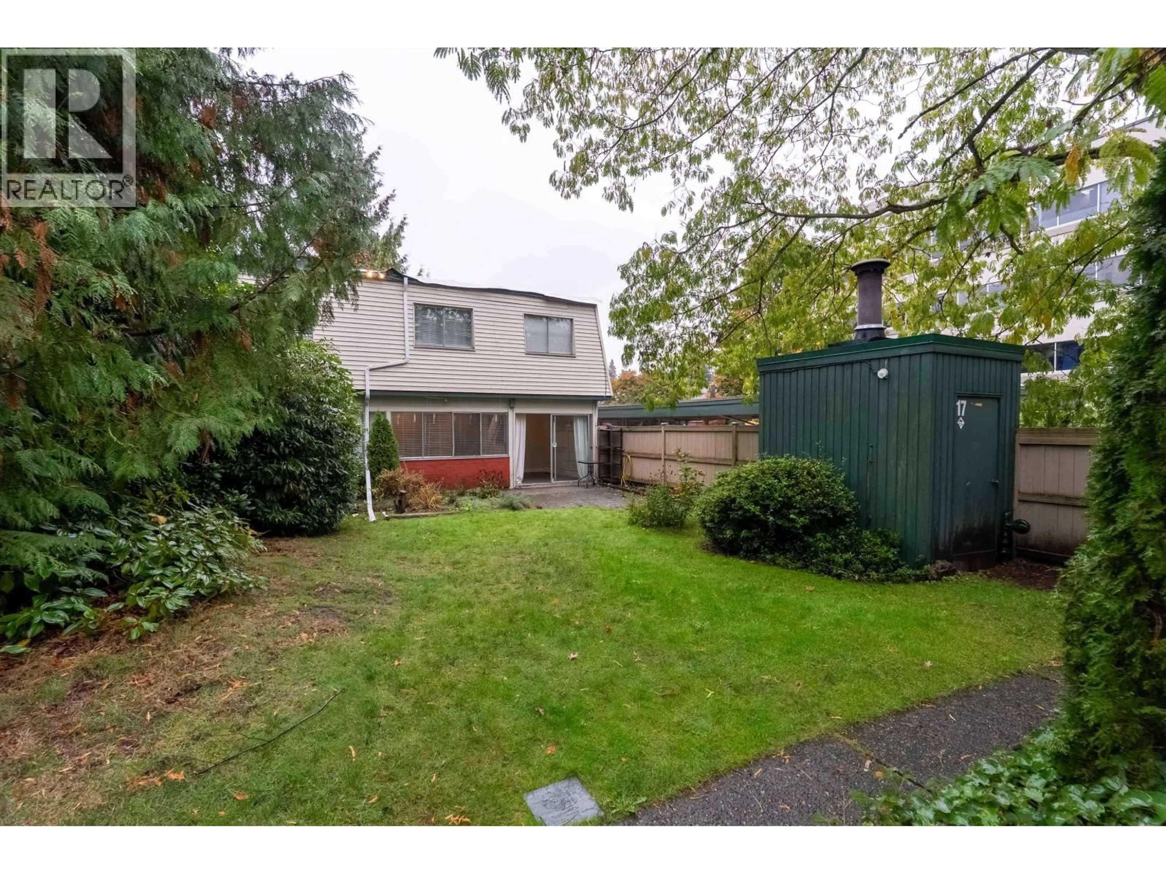 A pic from outside/outdoor area/front of a property/back of a property/a pic from drone, street for 2645 WESTVIEW DRIVE, North Vancouver British Columbia V7N3X1