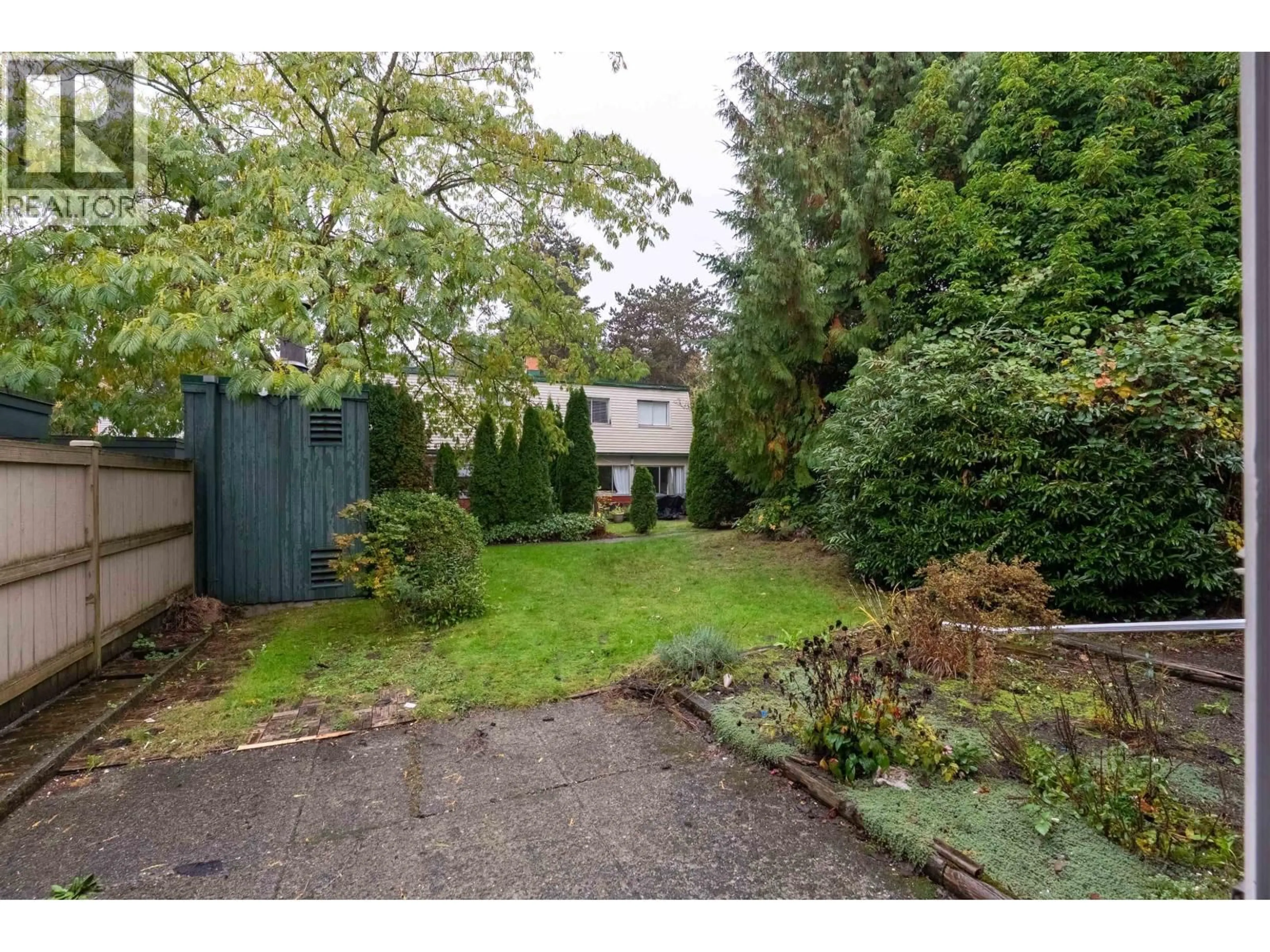 A pic from outside/outdoor area/front of a property/back of a property/a pic from drone, street for 2645 WESTVIEW DRIVE, North Vancouver British Columbia V7N3X1