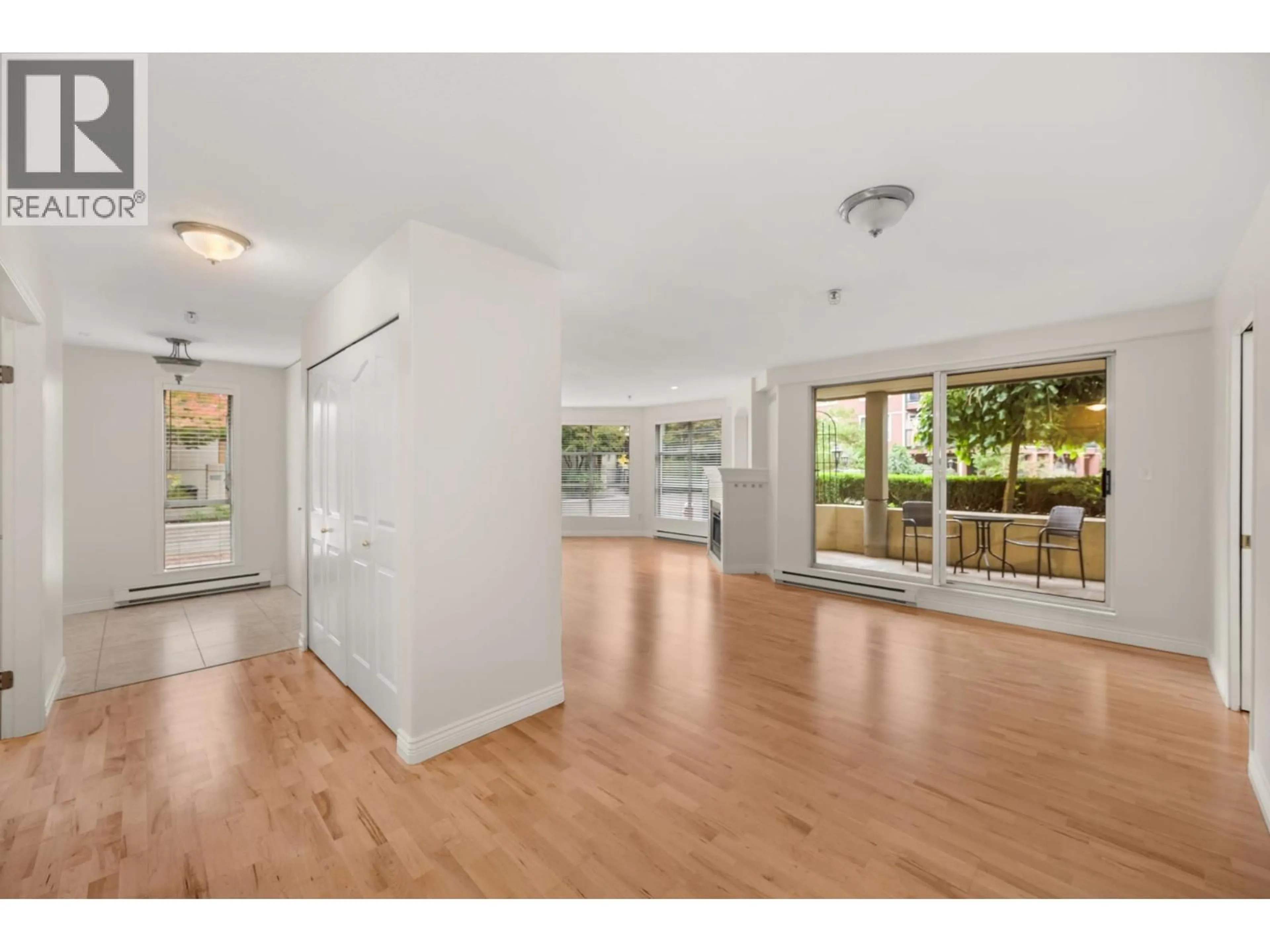 Unknown for 105 - 5 RENAISSANCE SQUARE, New Westminster British Columbia V3M6K5