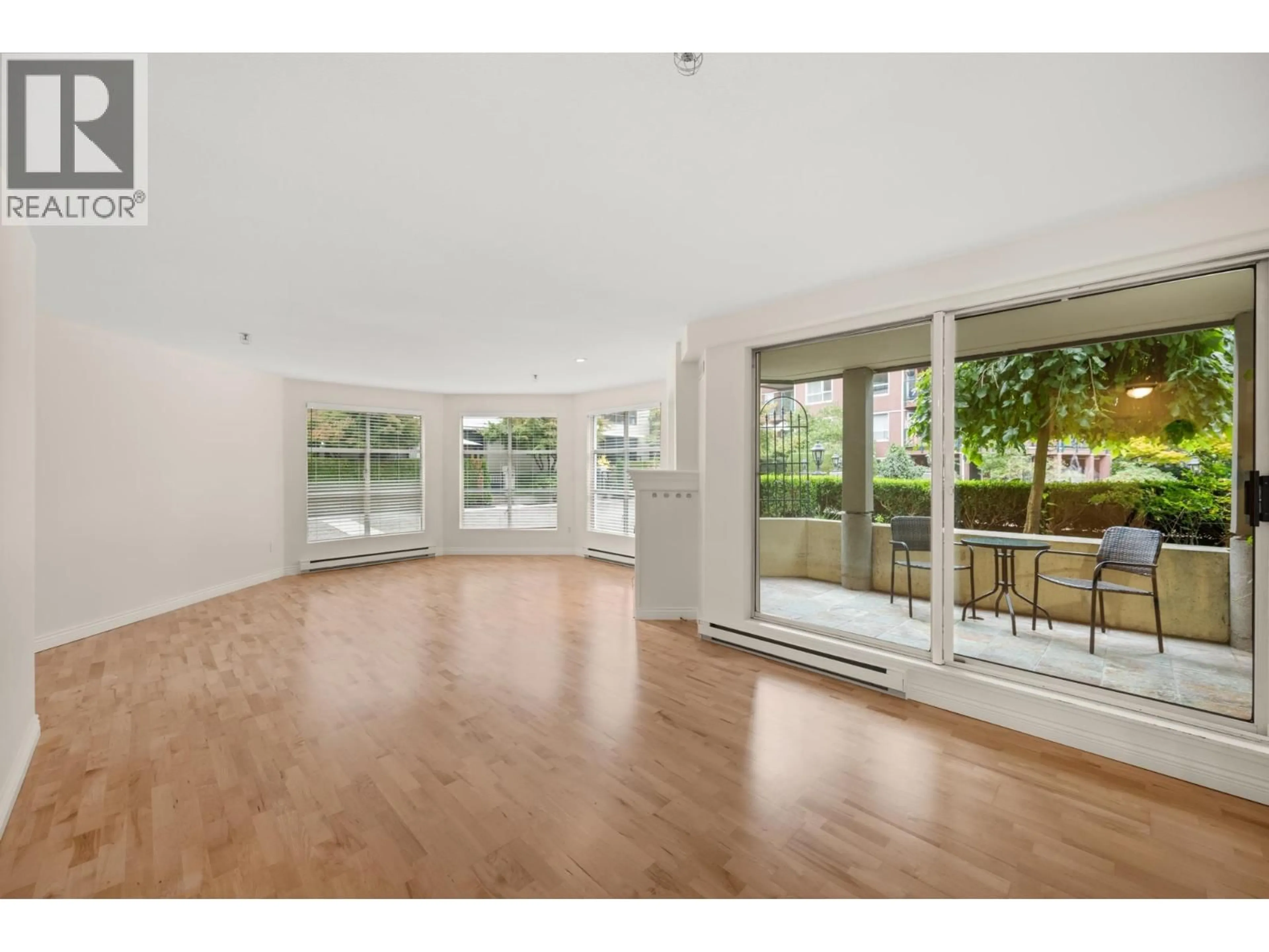 A pic of a room for 105 - 5 RENAISSANCE SQUARE, New Westminster British Columbia V3M6K5