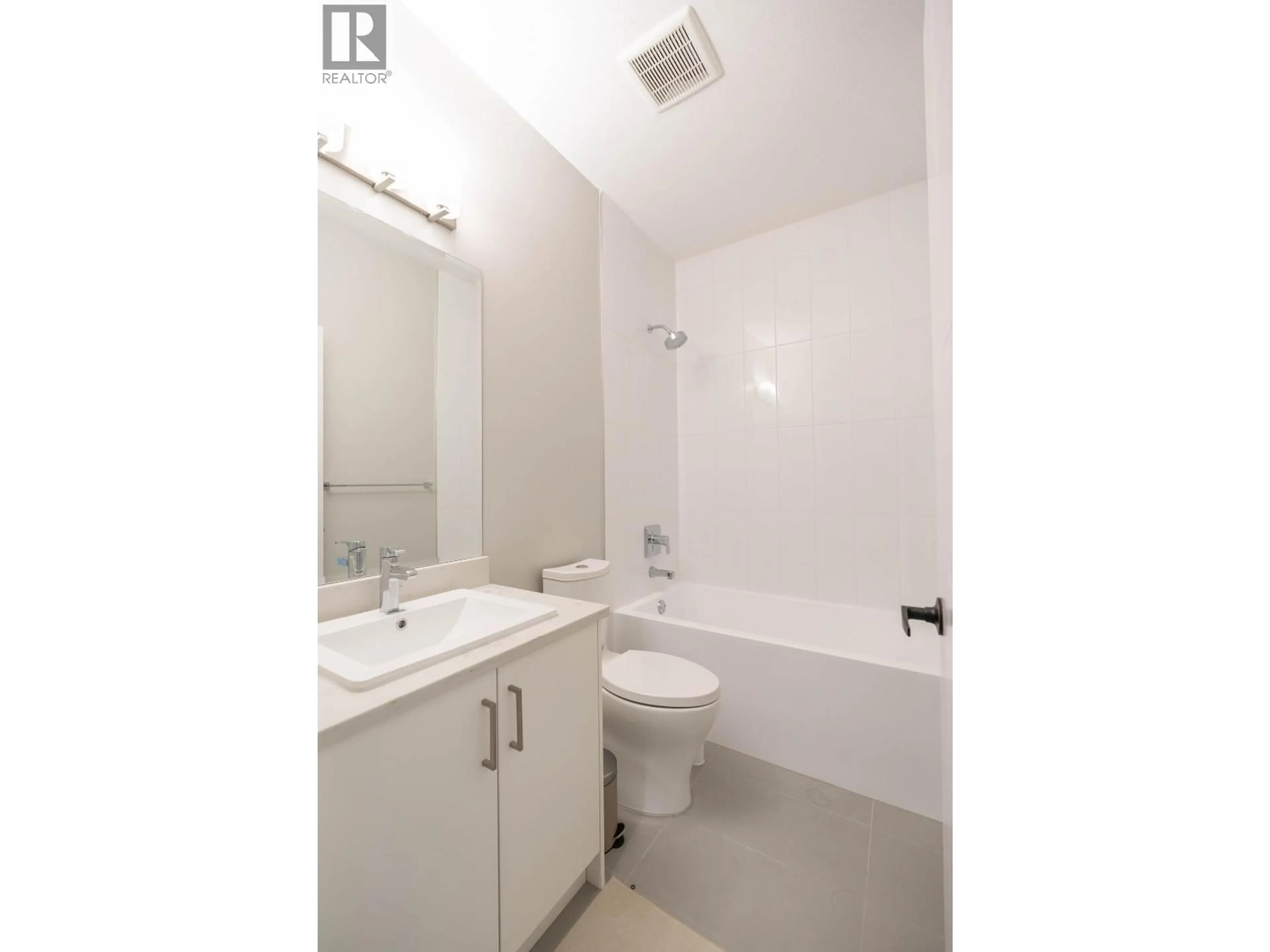 Standard bathroom, unknown for 114 - 3525 CHANDLER STREET, Coquitlam British Columbia V3E0L9