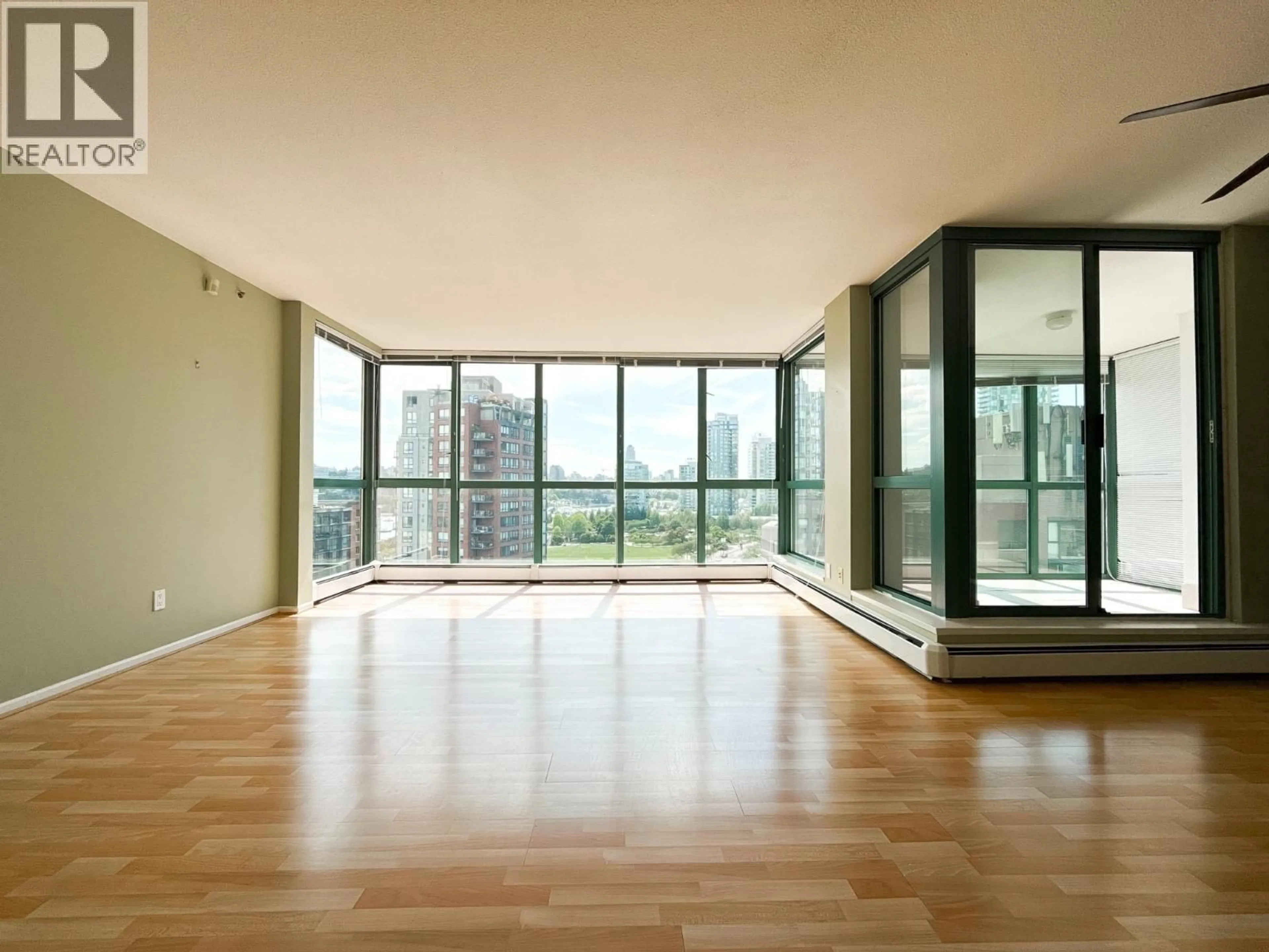 Indoor foyer for 1103 - 212 DAVIE STREET, Vancouver British Columbia V6B5Z4