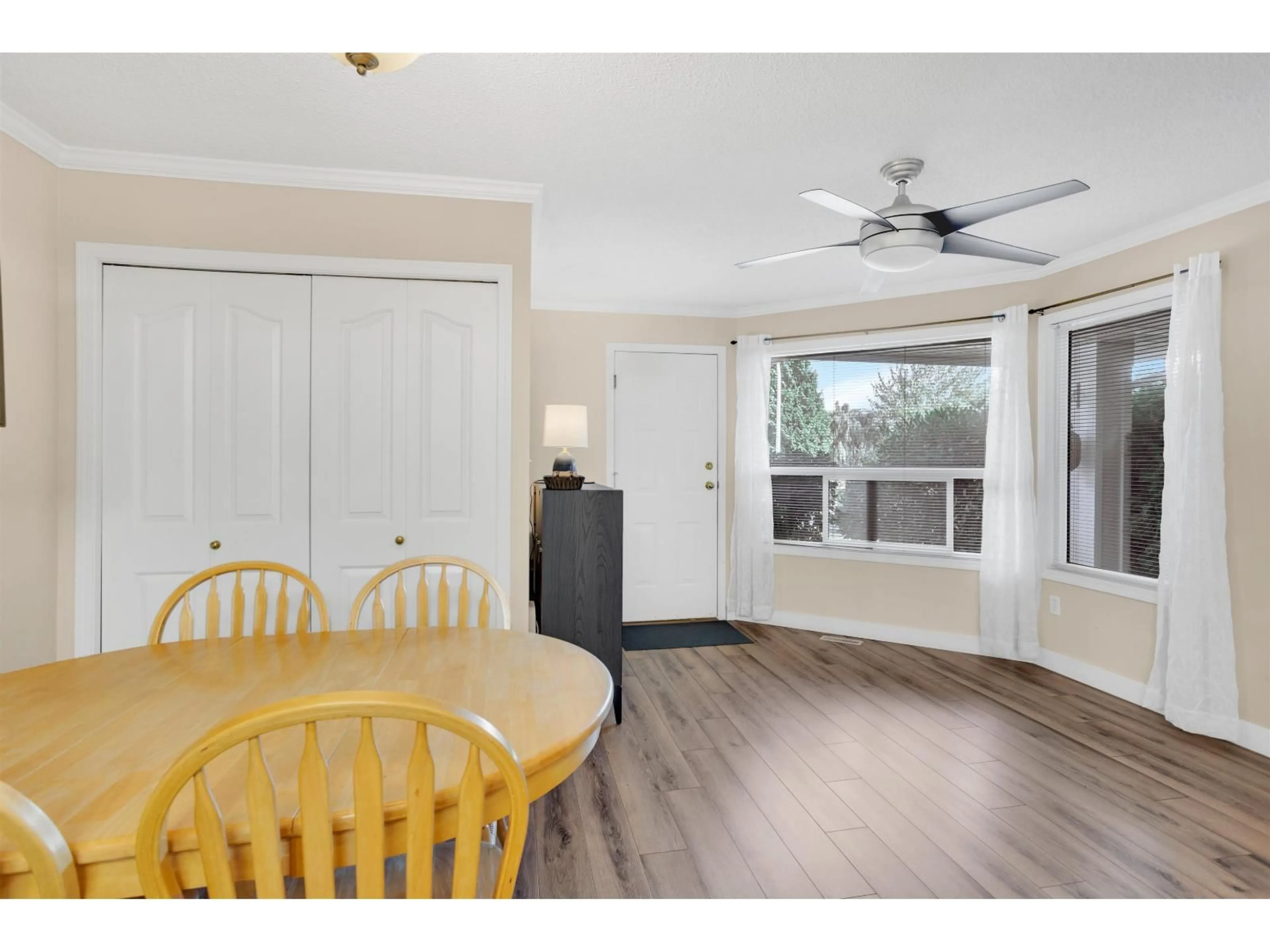 A pic of a room for 6475 121 A, Surrey British Columbia V3W0Y4
