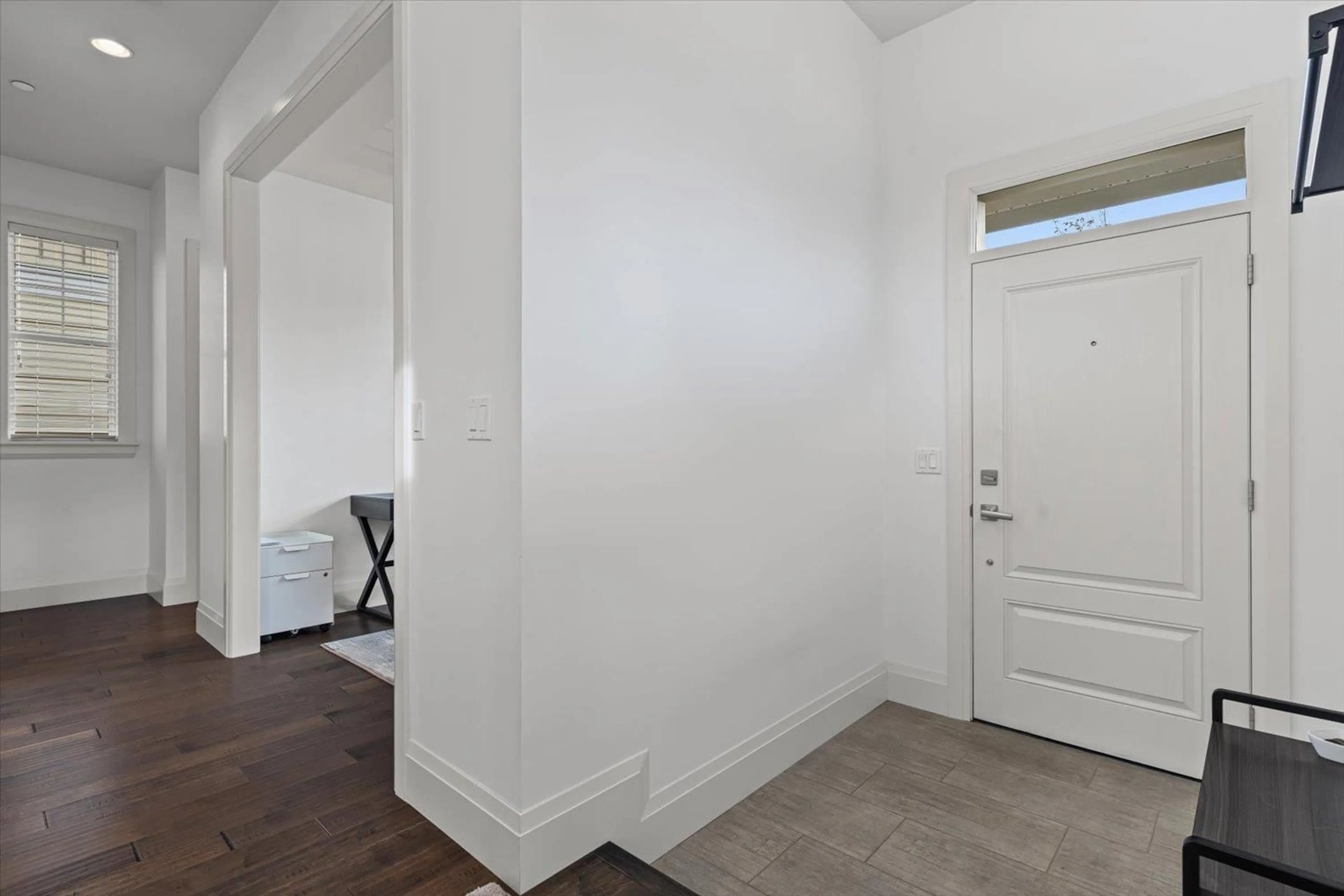 Indoor entryway for 44747 ANGLERS BOULEVARD, Chilliwack British Columbia V2R0X7