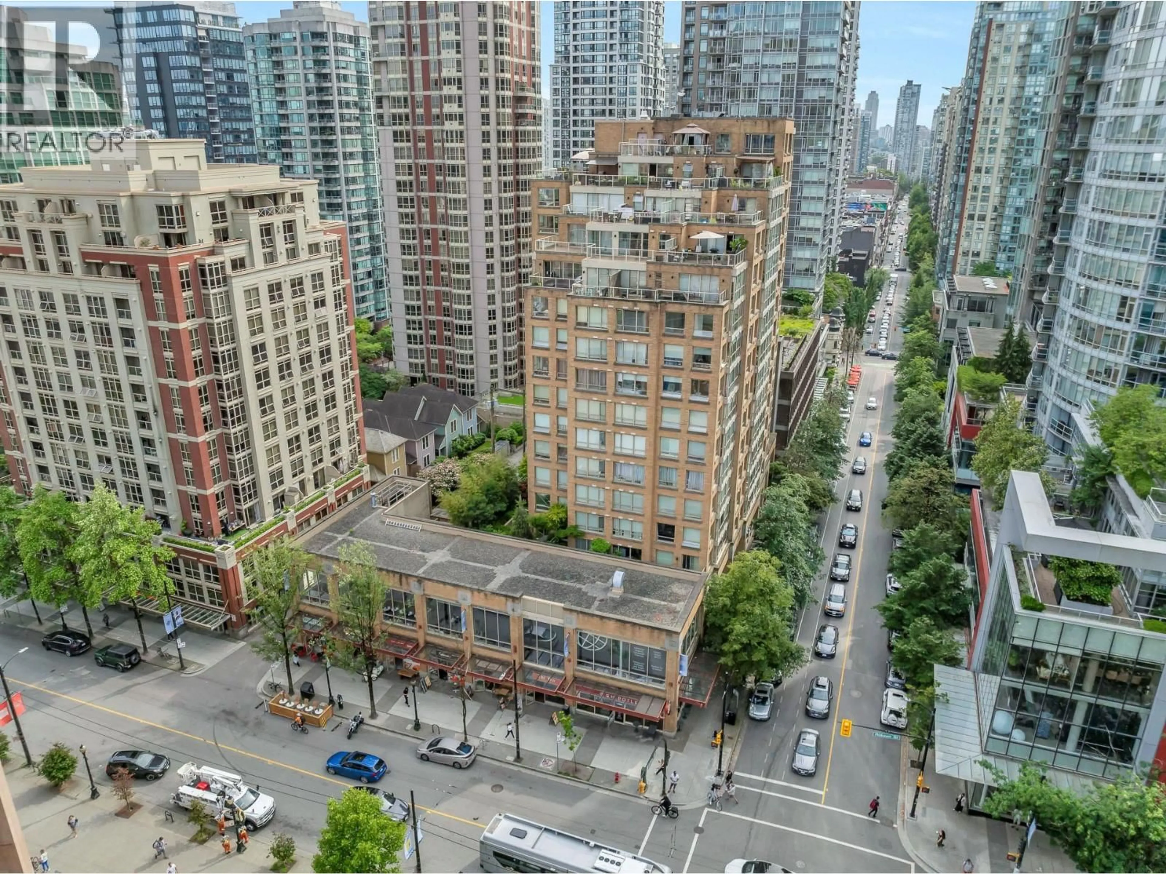 A pic from outside/outdoor area/front of a property/back of a property/a pic from drone, city buildings view from balcony for 1405 - 822 HOMER STREET, Vancouver British Columbia V6B6M3