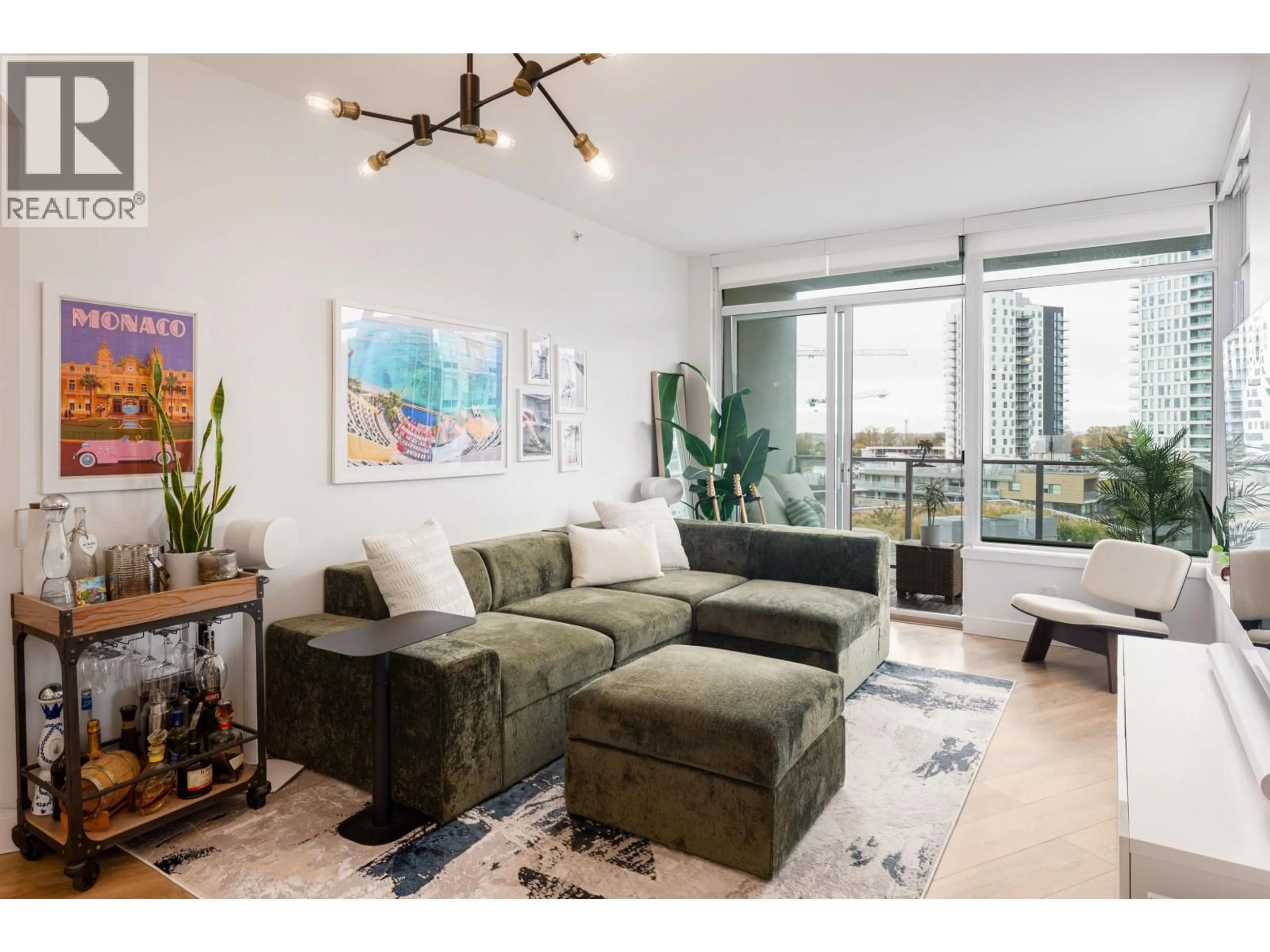 Living room with furniture, unknown for 906 - 3557 SAWMILL CRESCENT, Vancouver British Columbia V5S0E2