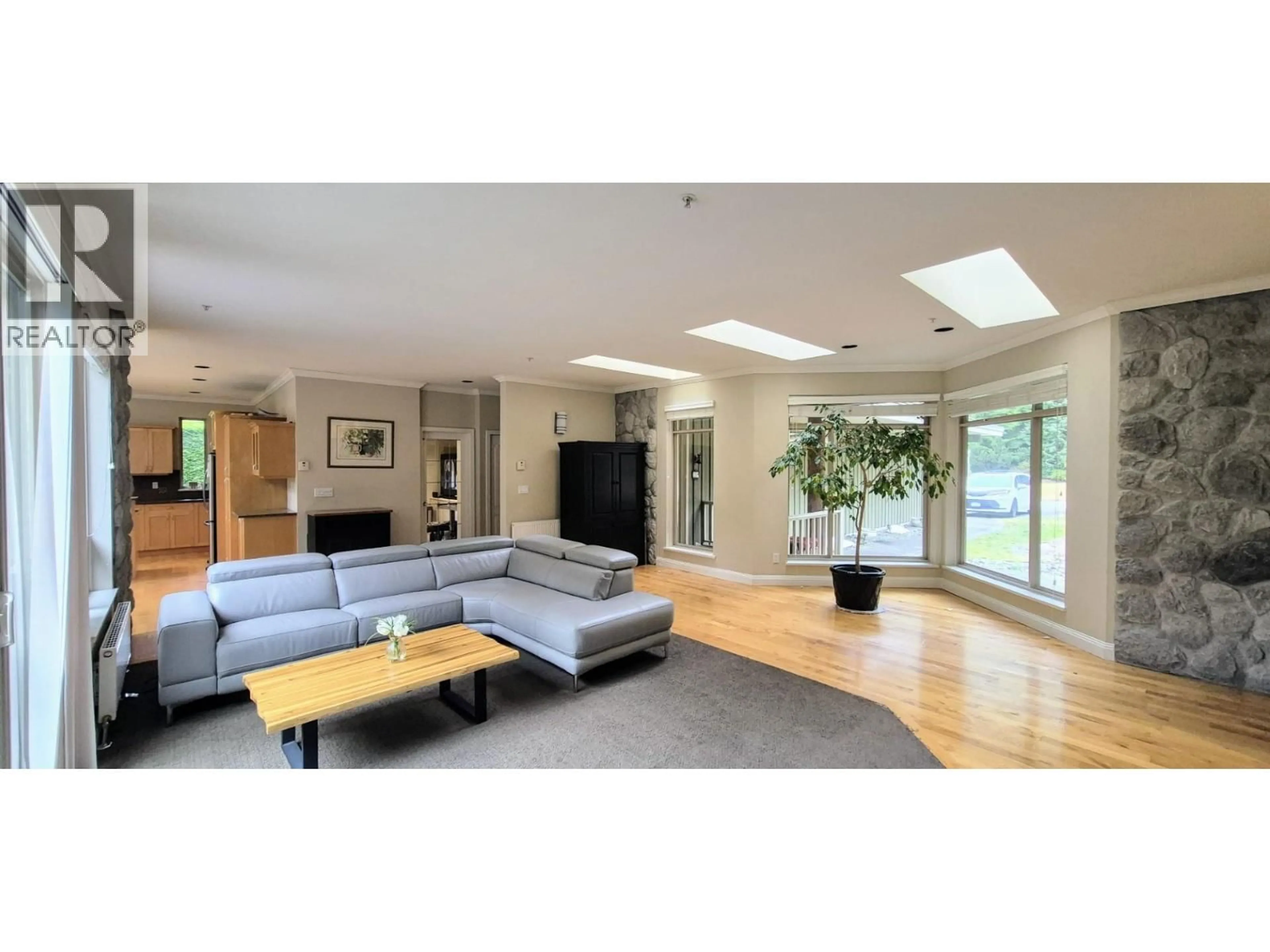 Living room with furniture, unknown for 158 STONEGATE DRIVE, West Vancouver British Columbia V0N3Z2