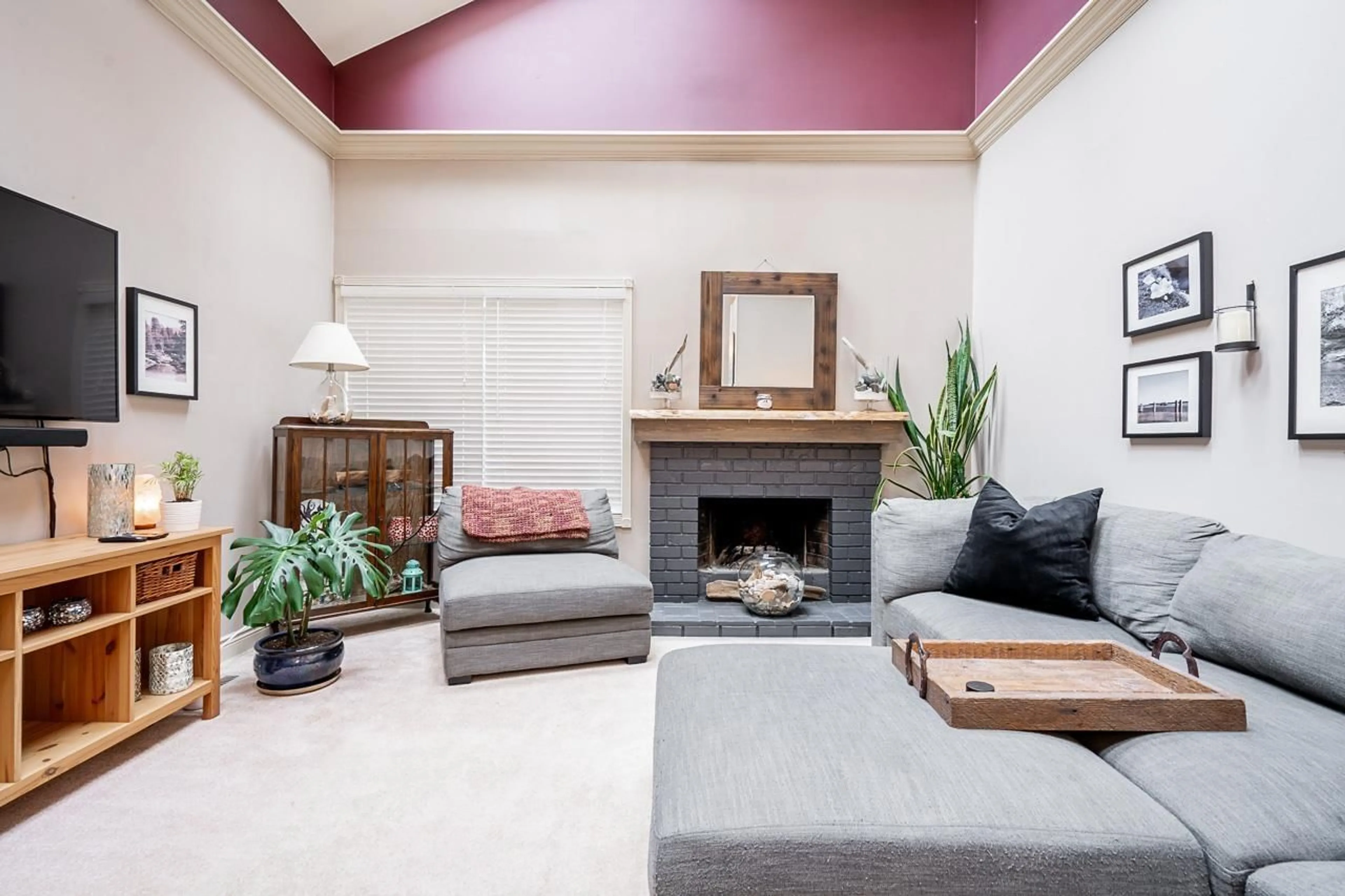 Living room with furniture, unknown for 8370 SHEAVES, Delta British Columbia V4C3X1